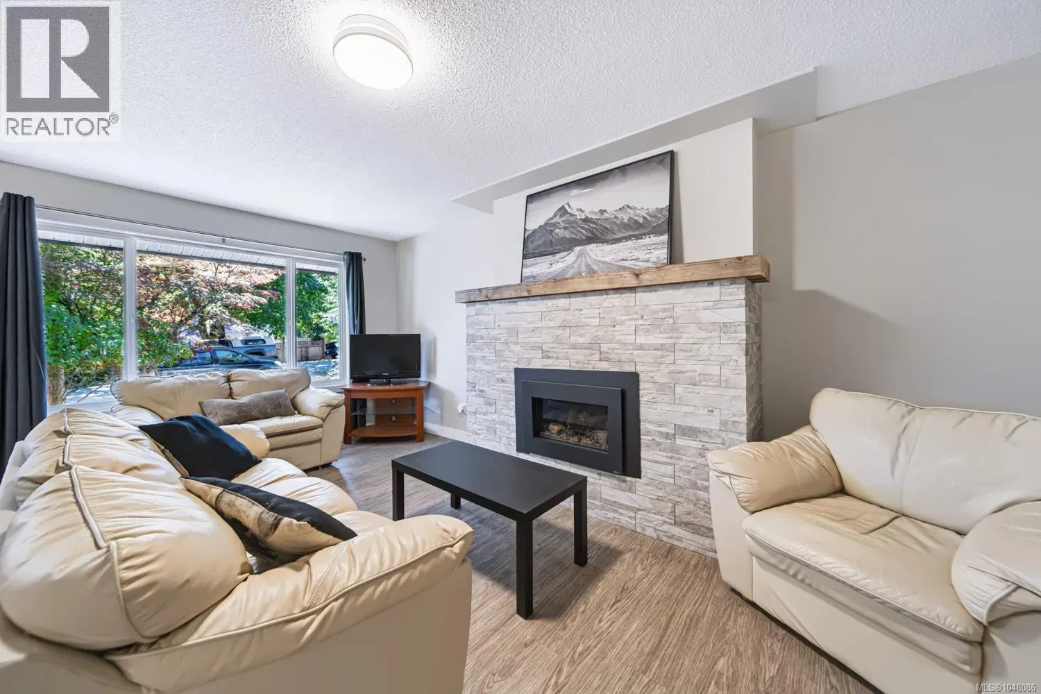 Photo 3 of 45 at 3161 Singleton Road