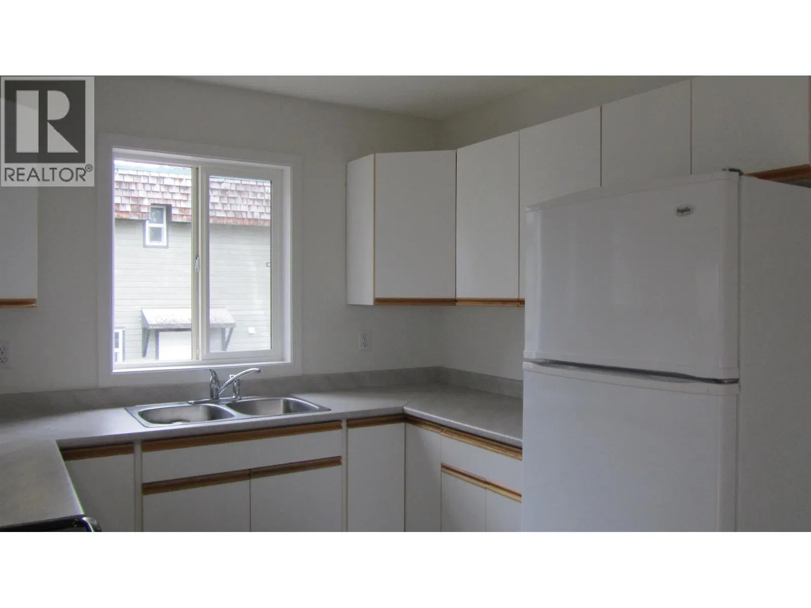 Photo 5 of 29 at 229 ELM Avenue
