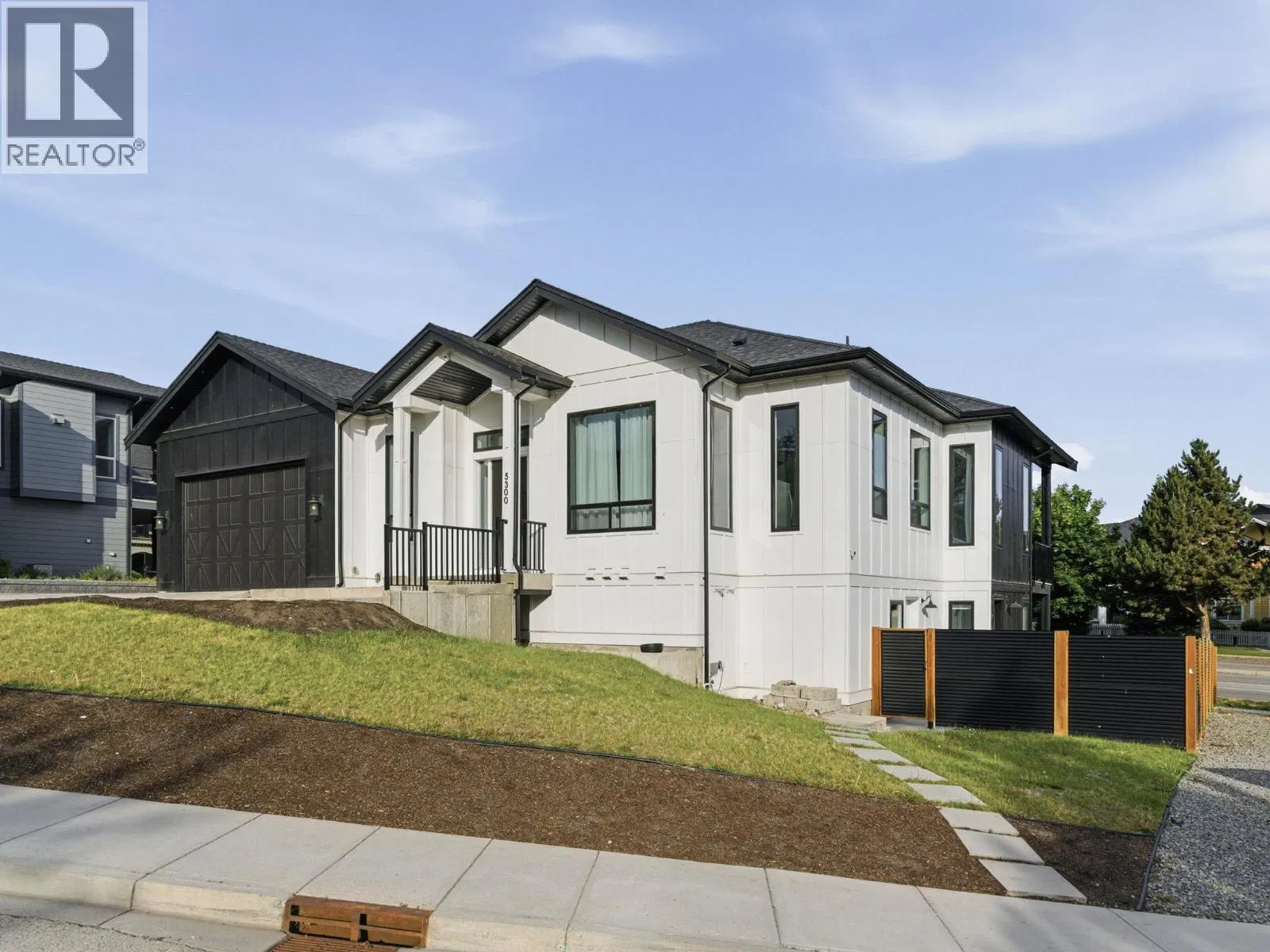 Photo 3 of 69 at 5300 Hedeman Court
