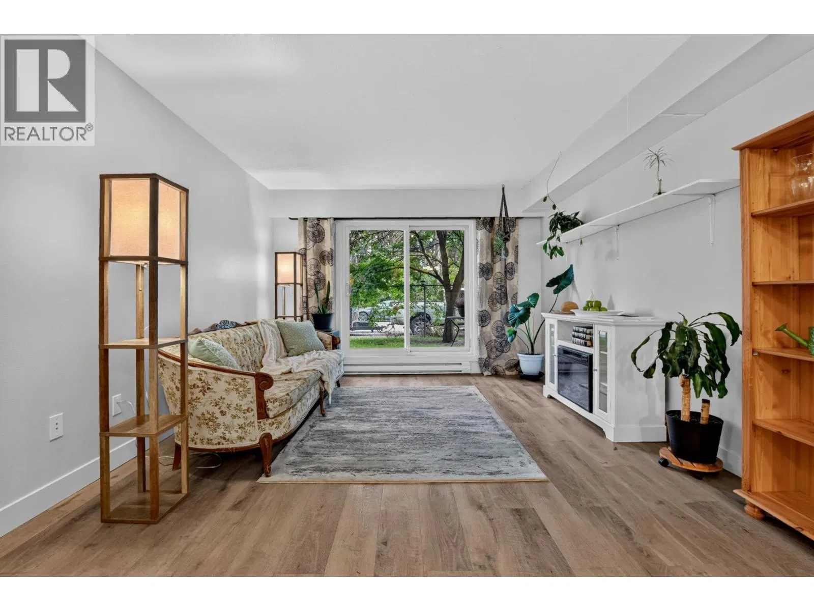 #103 – 2217 REGENTS Crescent