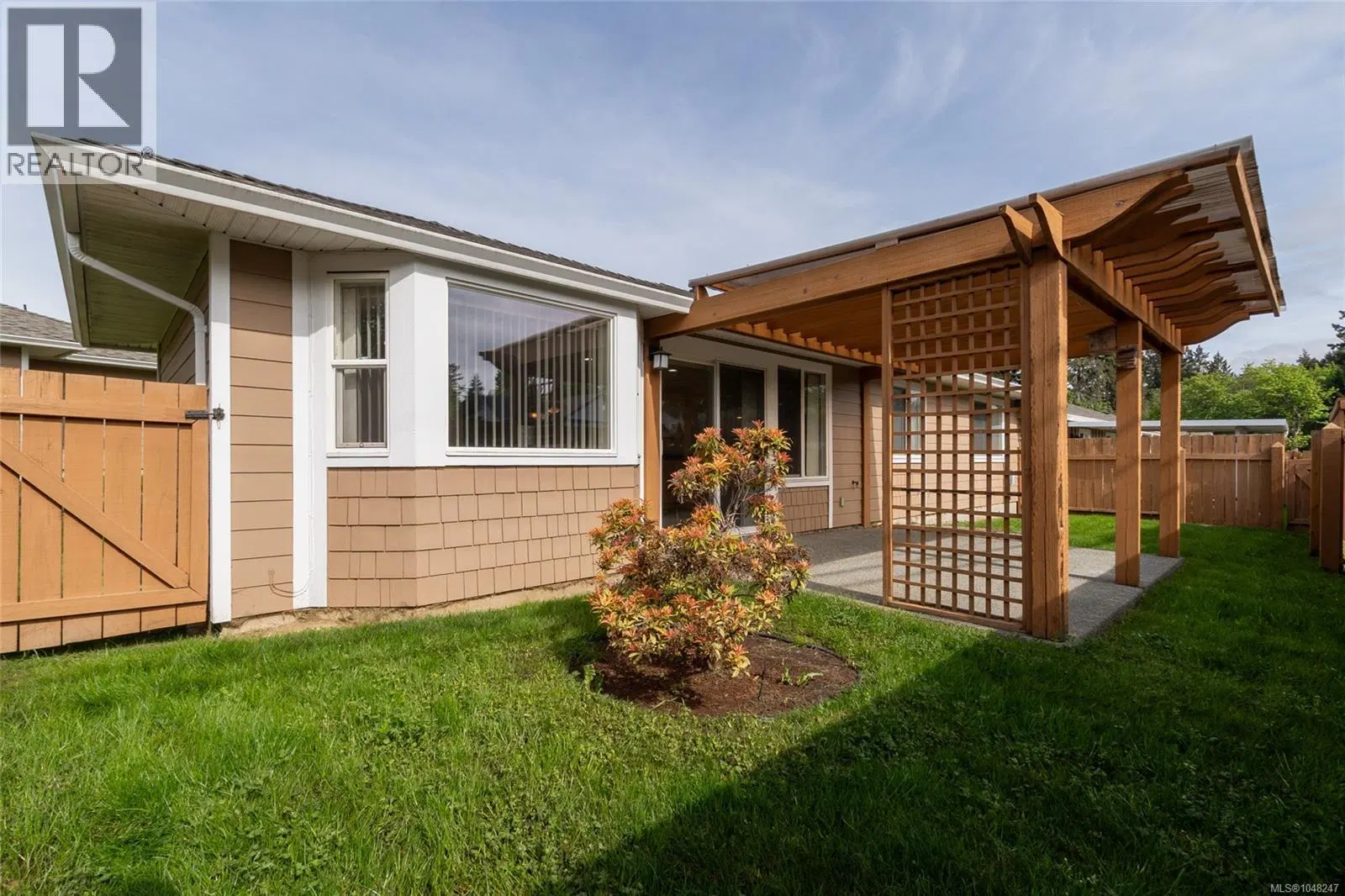 Photo 2 of 25 at #5 – 3101 Herons Way