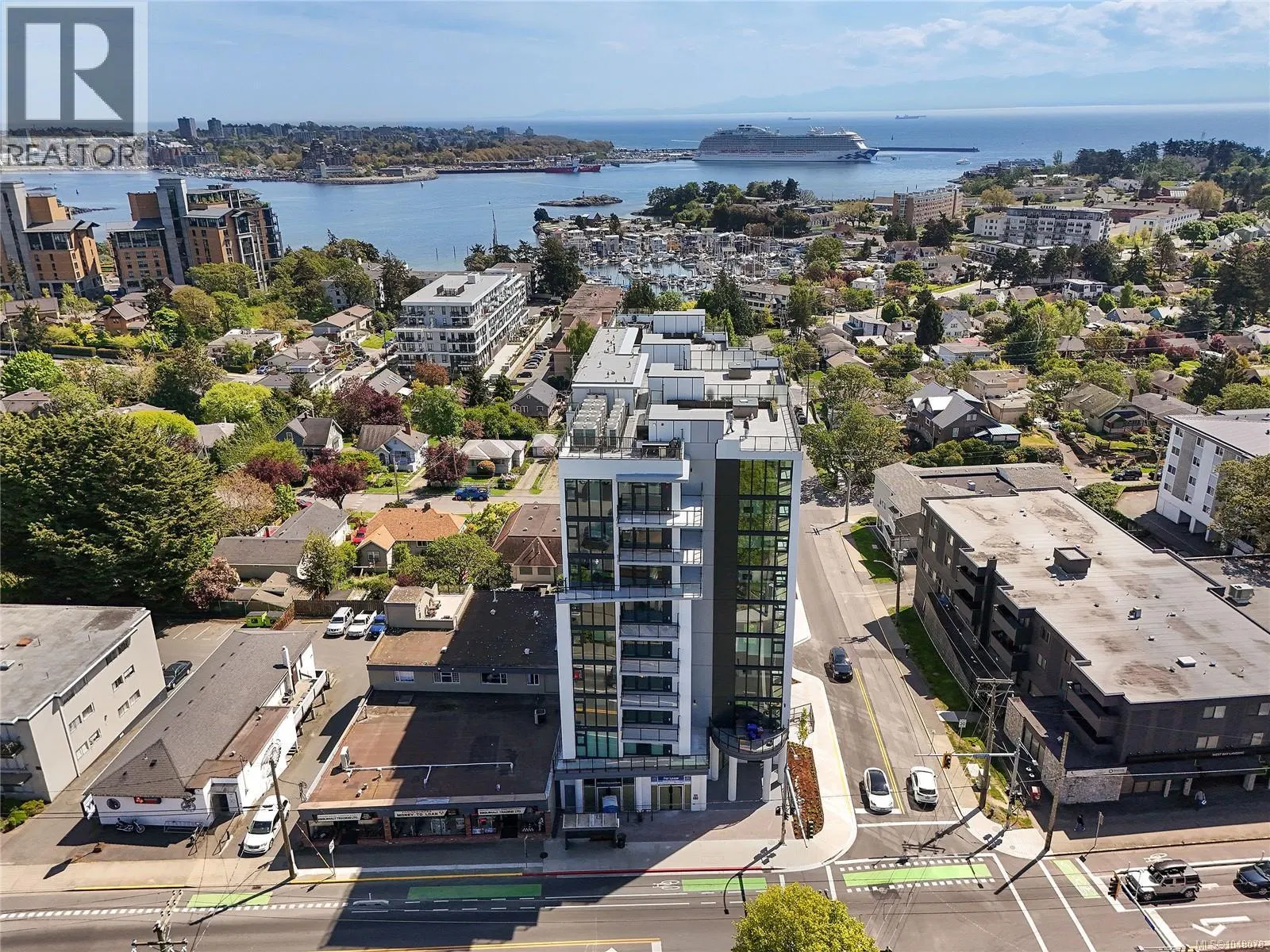 #608 – 899 Esquimalt Road