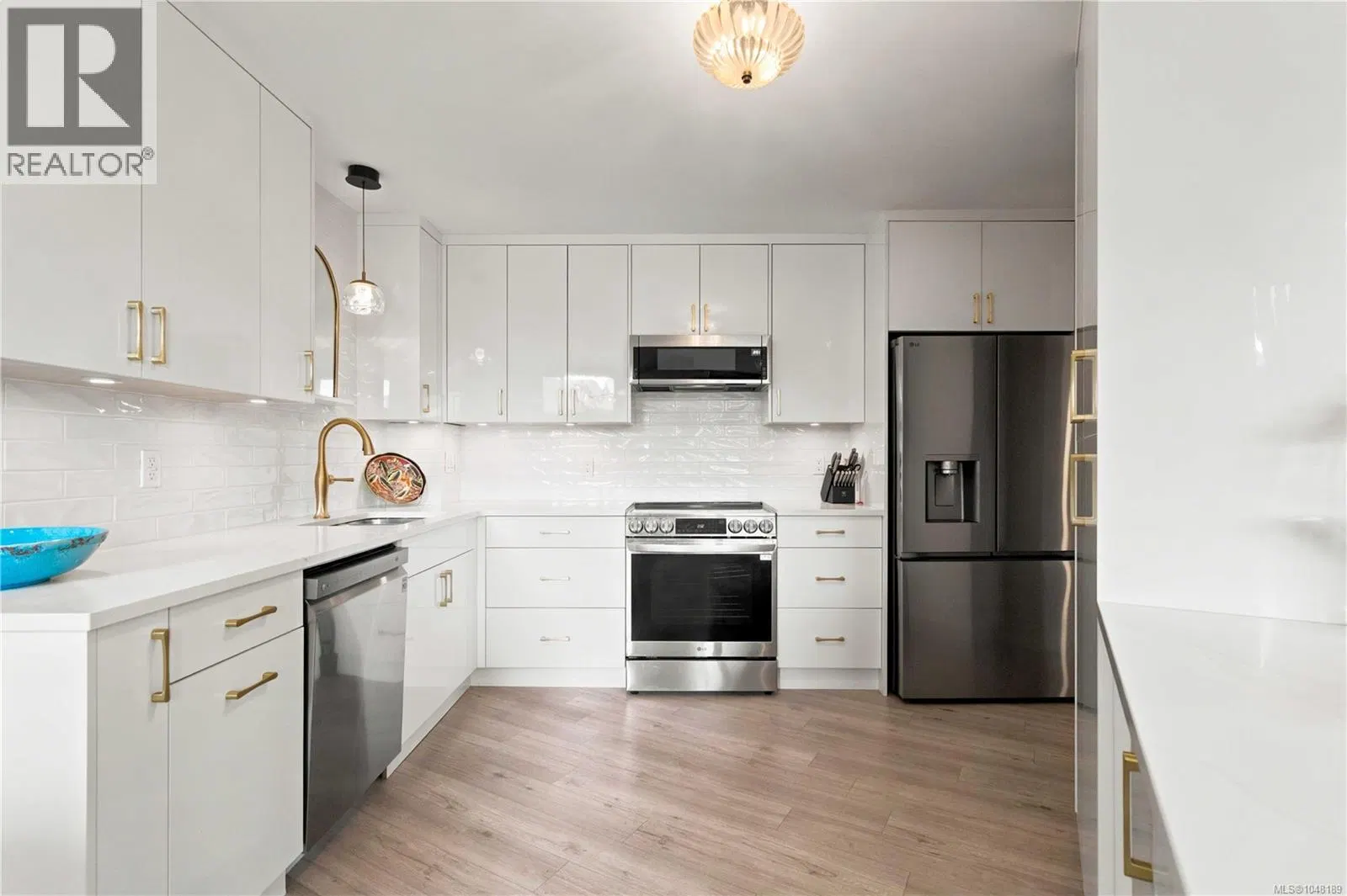 Photo 5 of 66 at #107 – 225 Belleville Street
