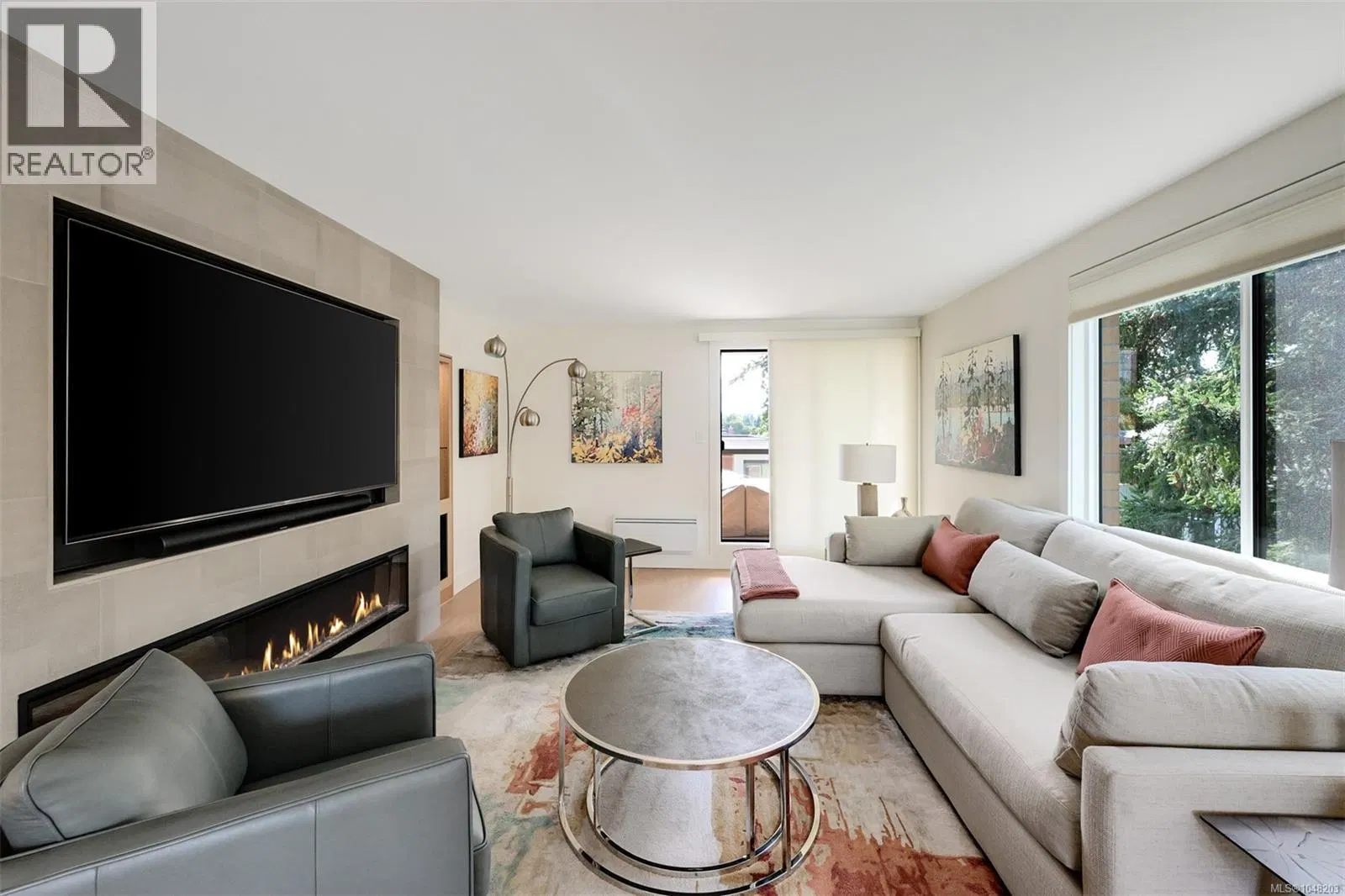 Photo 2 of 34 at #302 – 1280 Newport Avenue