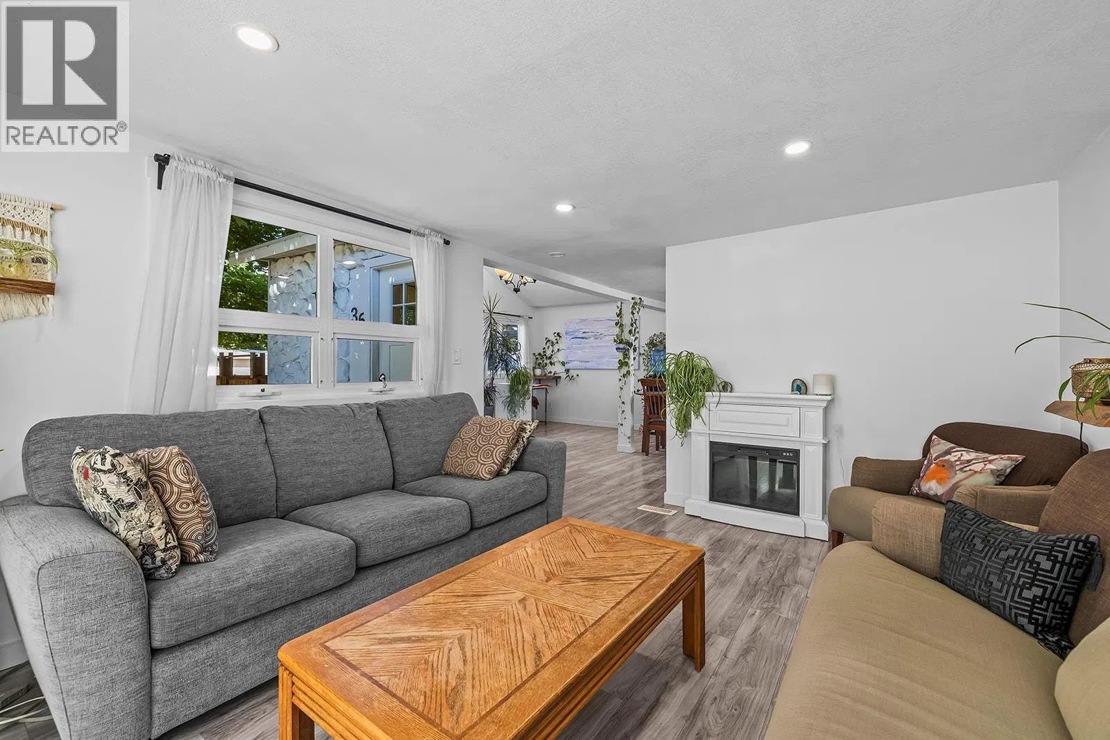 Photo 5 of 39 at #36 – 2035 Boucherie Road