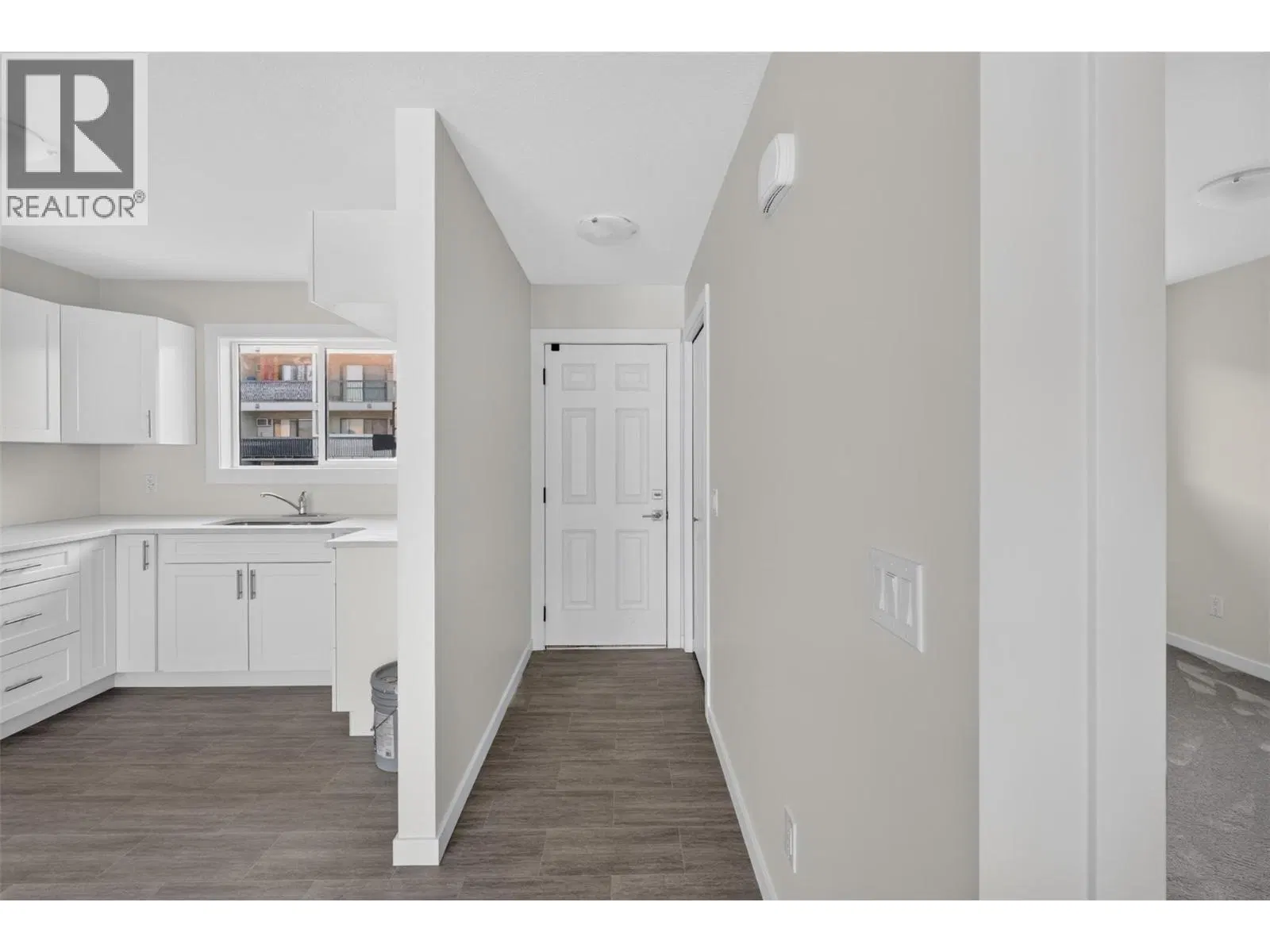 Photo 3 of 31 at #206 – 4004 34 Street