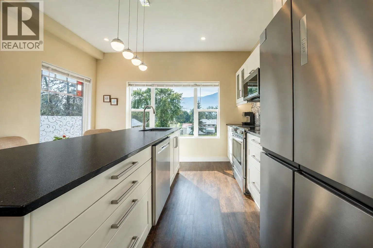 Photo 5 of 44 at 715 72ND Avenue