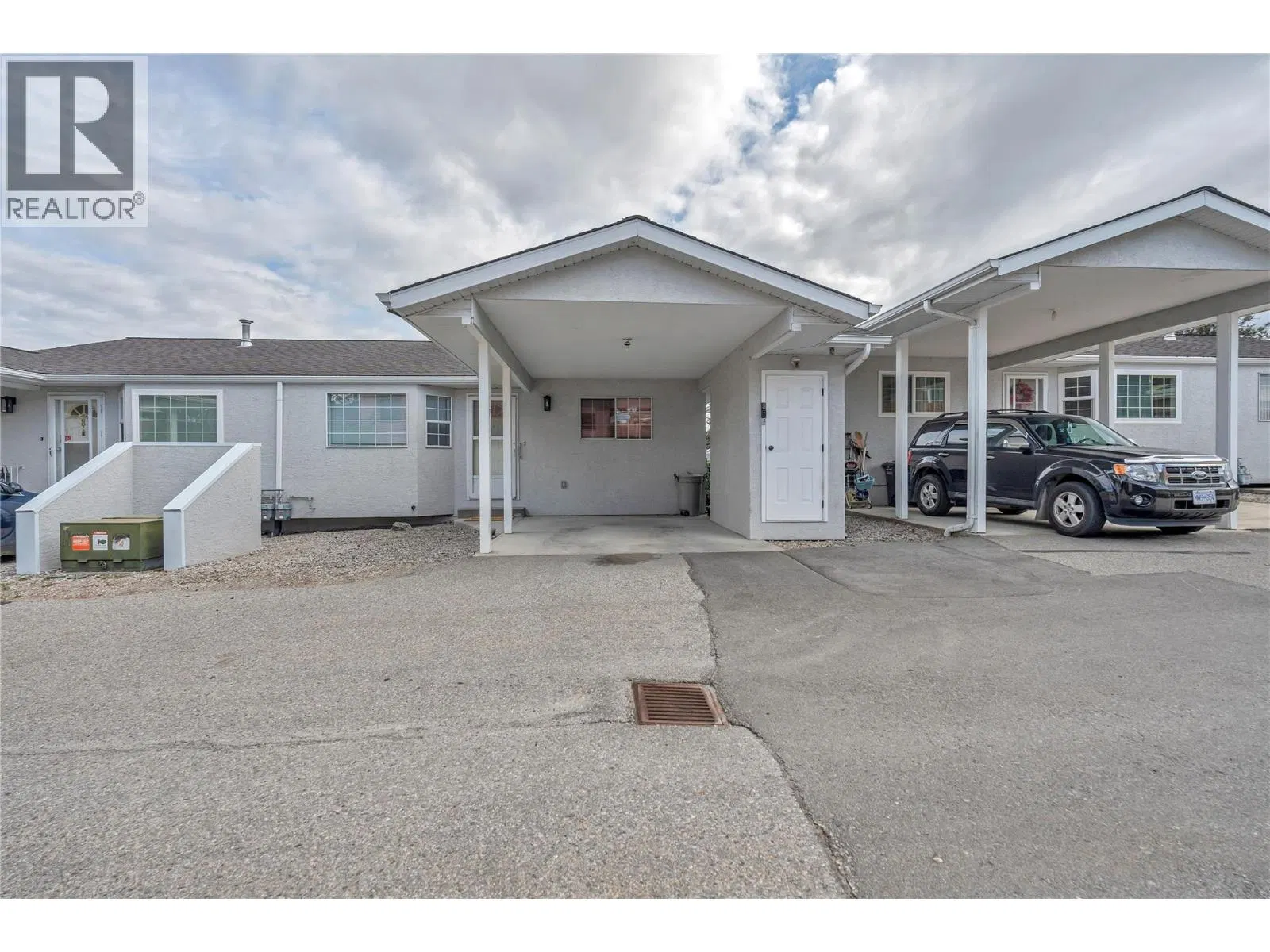 Photo 4 of 35 at #7 – 14615 Victoria Road