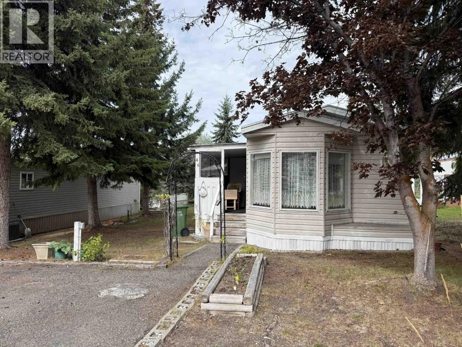46 997 CHILCOTIN 20 Highway