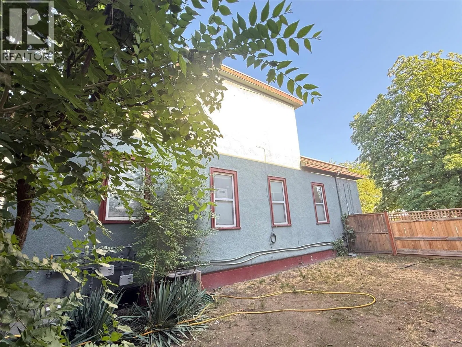 Photo 5 of 28 at 748 Bernard Avenue
