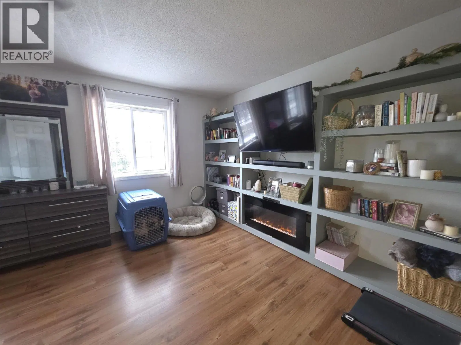 Photo 5 of 17 at 398 5TH Street