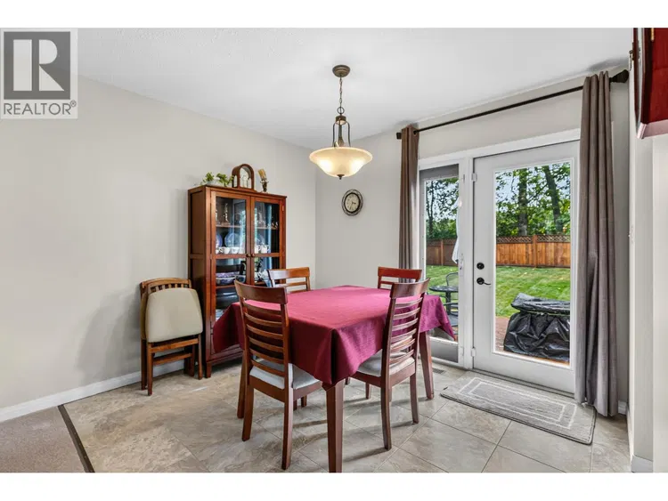 Photo 4 of 34 at 3275 MONAHAN Crescent