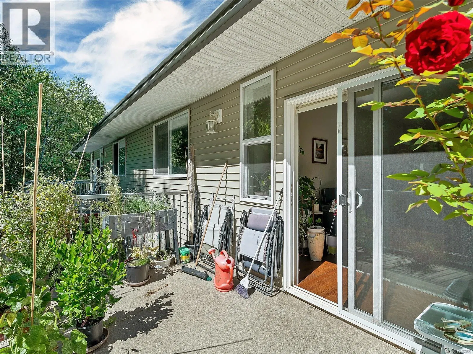 Photo 2 of 47 at #5 – 1424 Alder Street