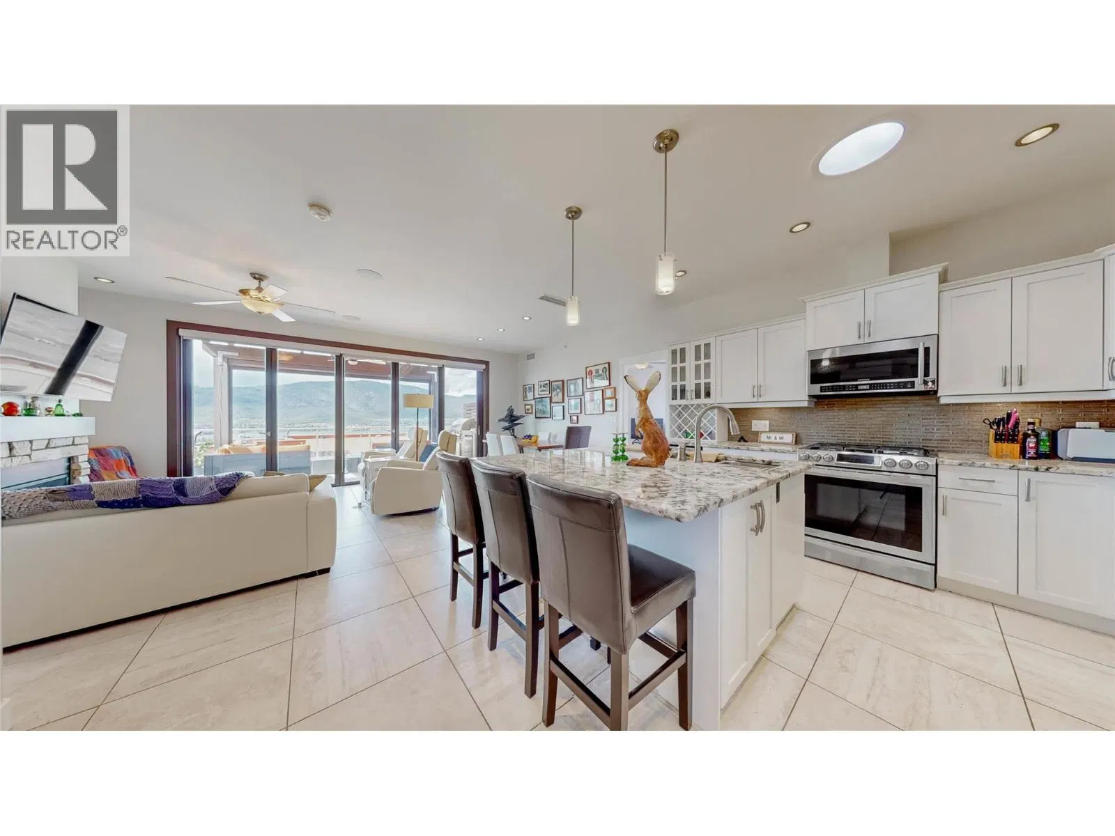 Photo 2 of 41 at #20 – 2000 VALLEYVIEW Drive