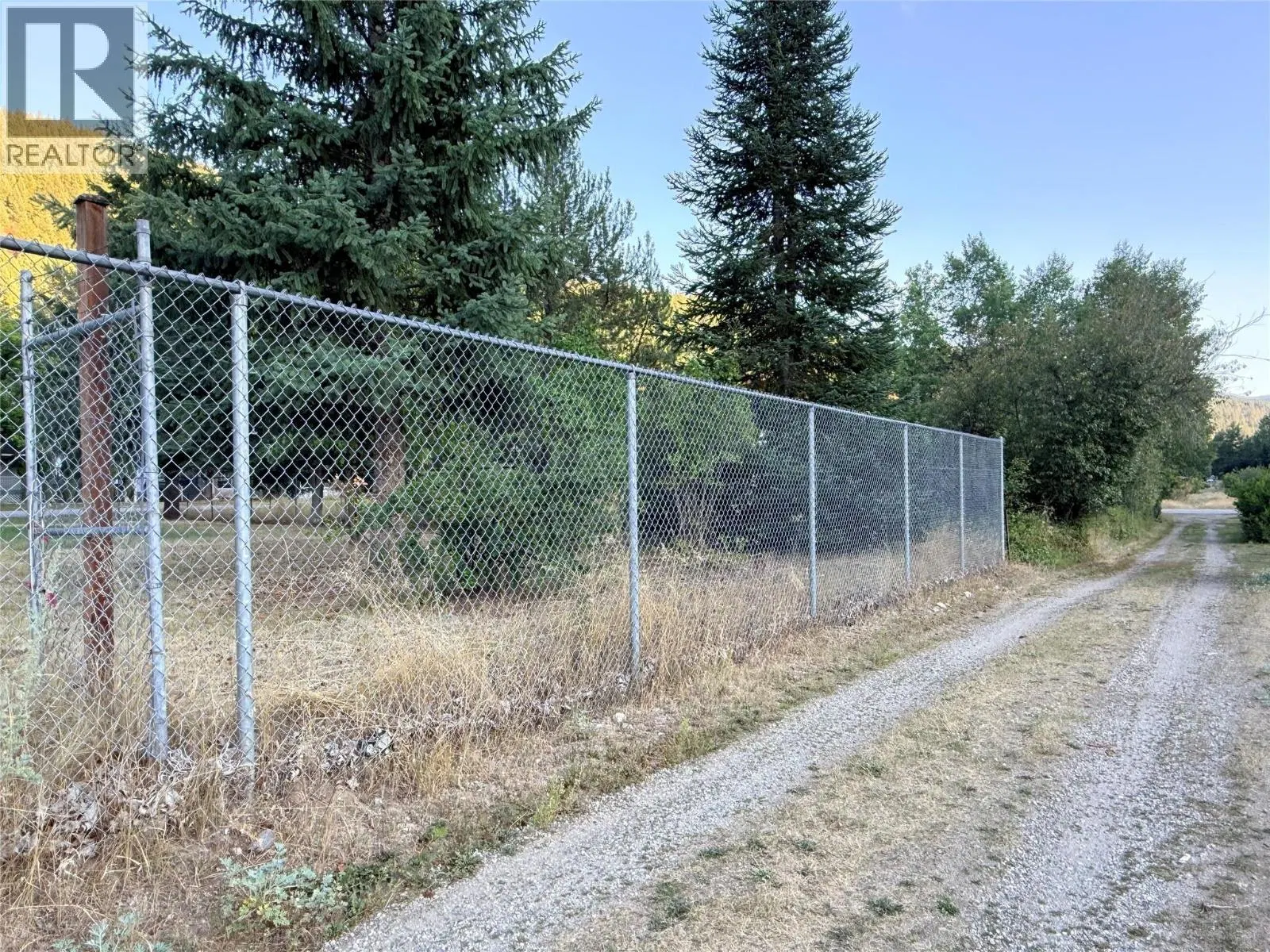 Photo 4 of 5 at 537 N Kimberley Avenue