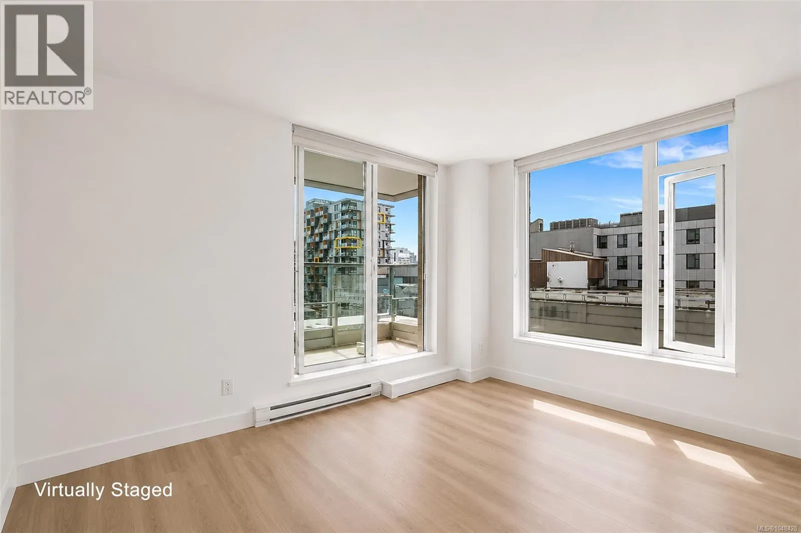 Photo 4 of 35 at #707 – 845 Johnson Street