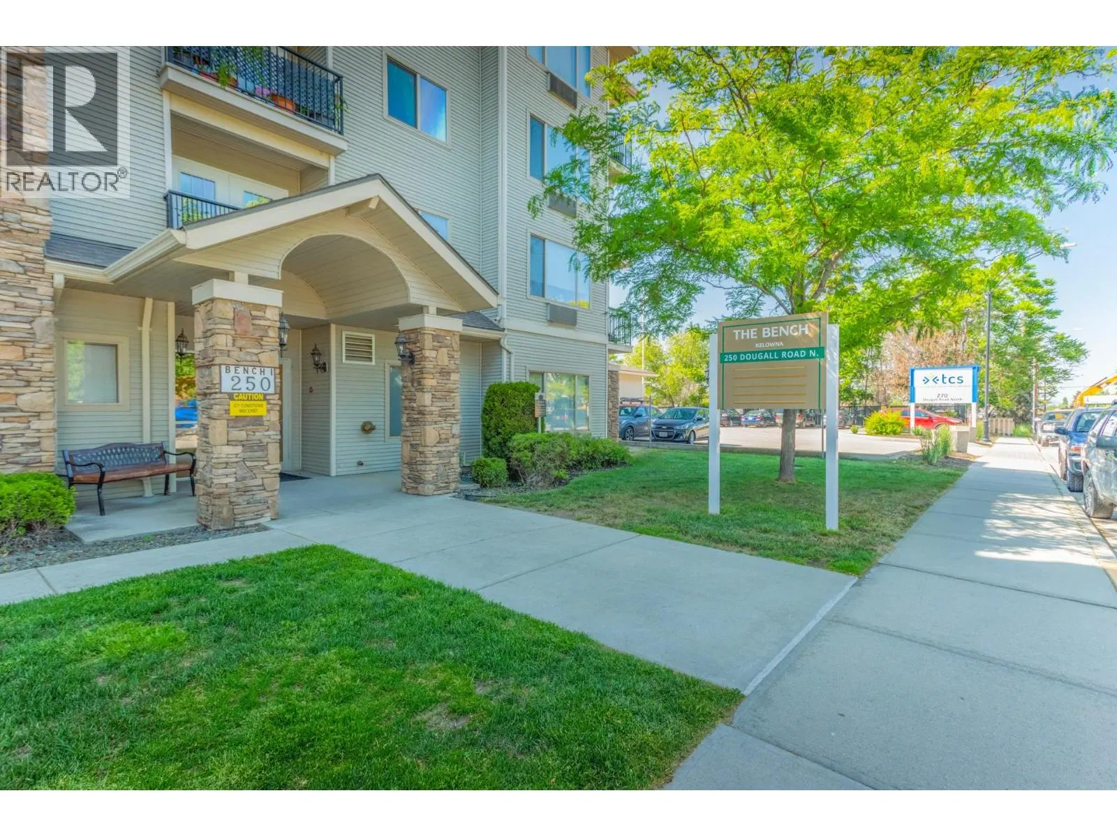 Photo 1 of 32 at #405 – 250 Dougall Road