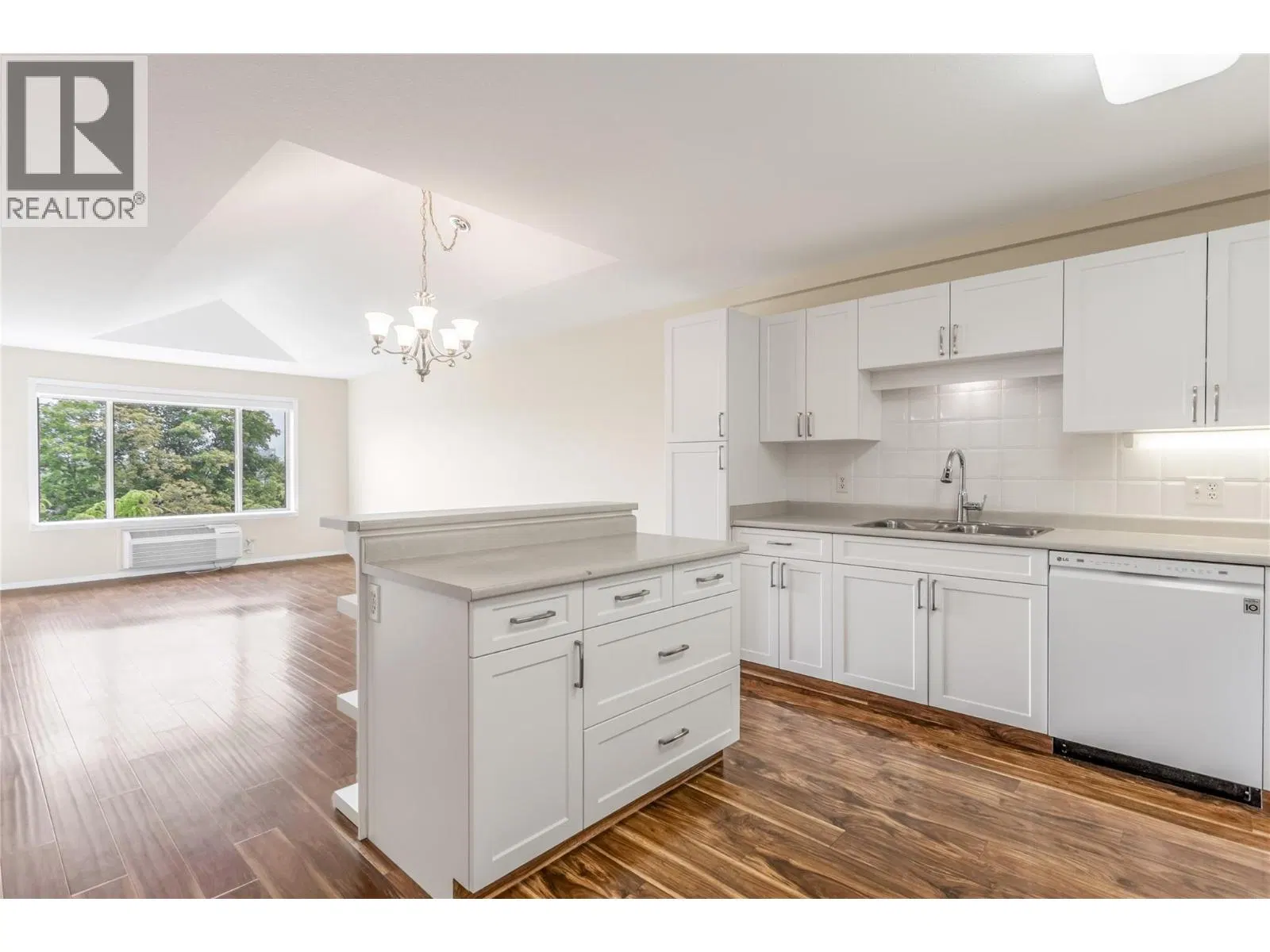 Photo 2 of 32 at #405 – 250 Dougall Road