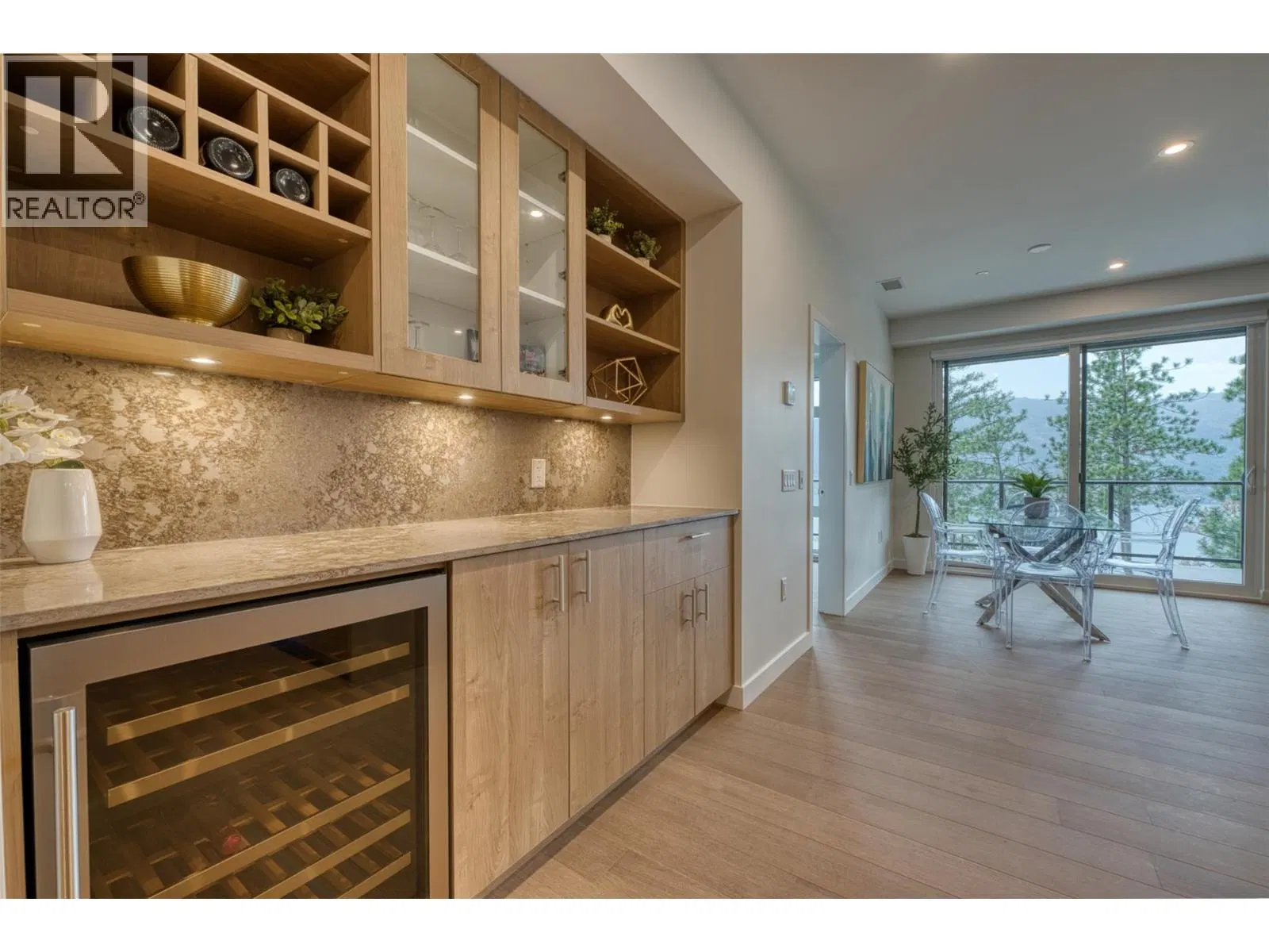 Photo 5 of 33 at #306 – 9652 Benchland Drive