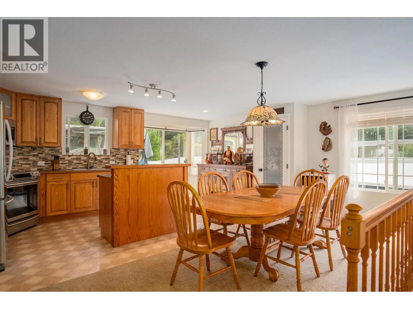 Photo 4 of 46 at 1664 Maida Road