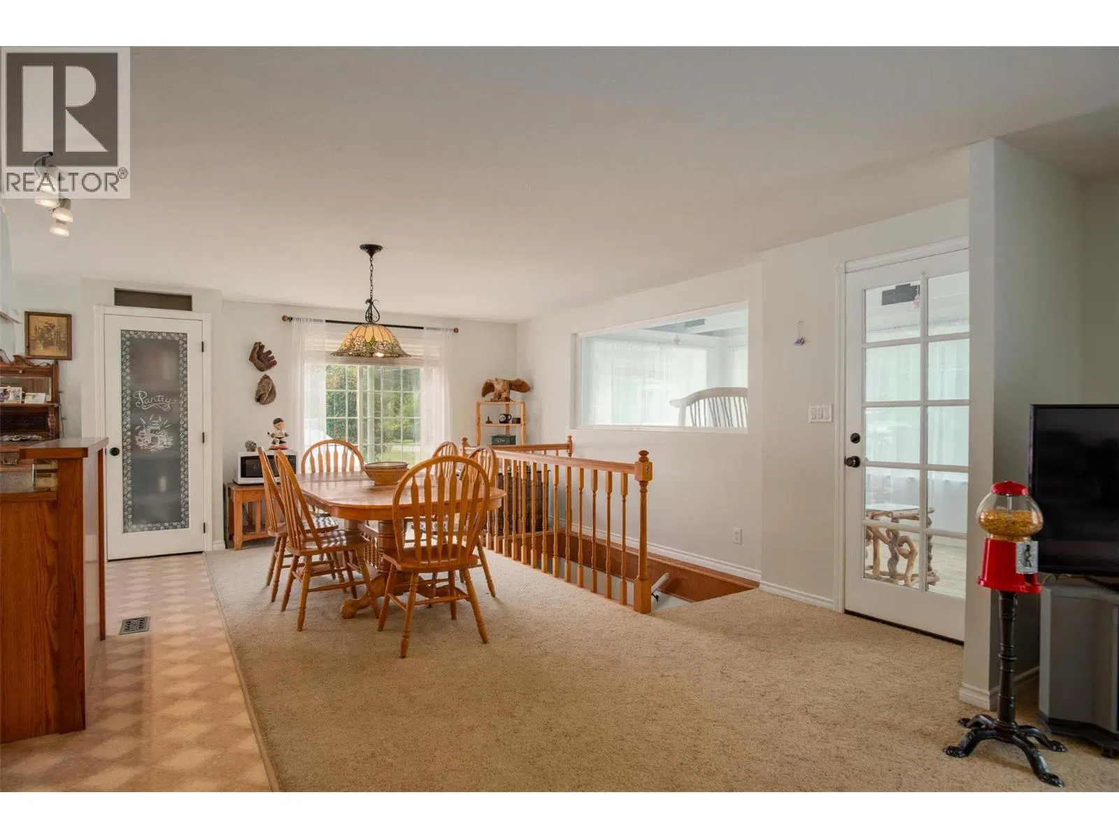 Photo 5 of 46 at 1664 Maida Road