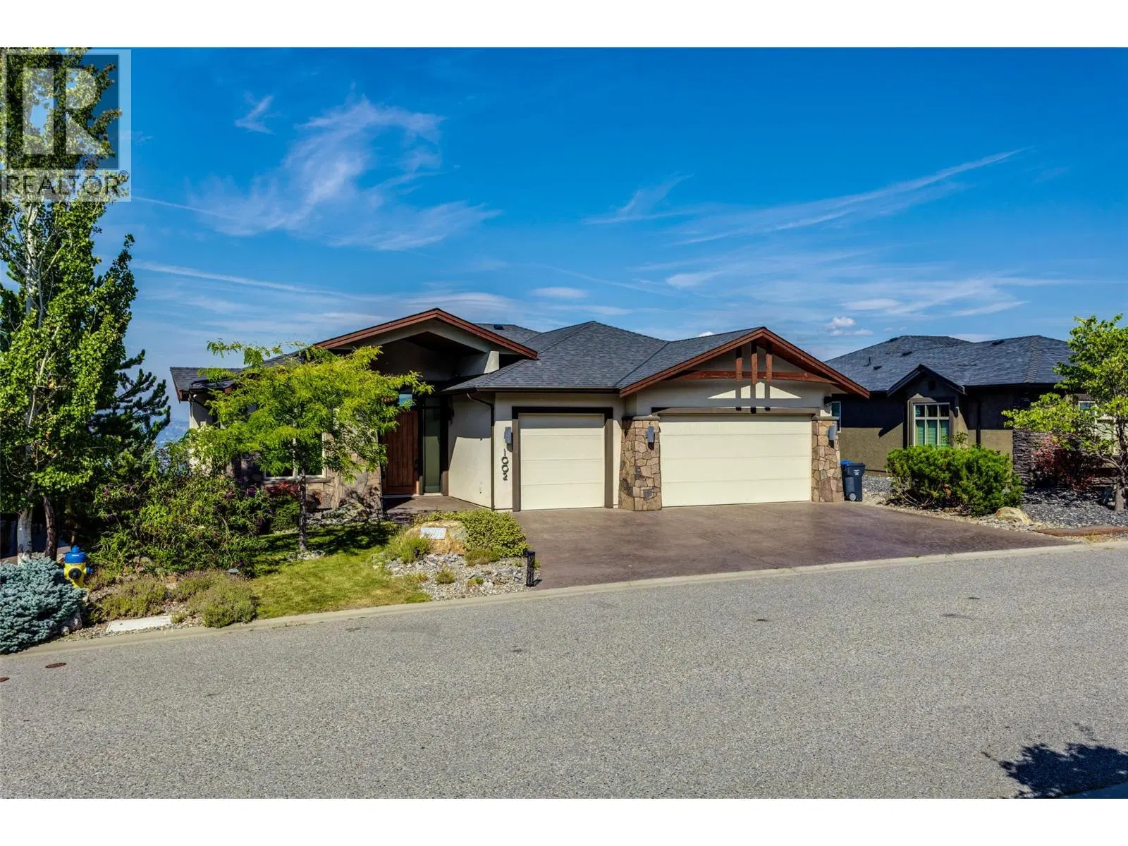 Photo 2 of 69 at 1002 Hewetson Avenue