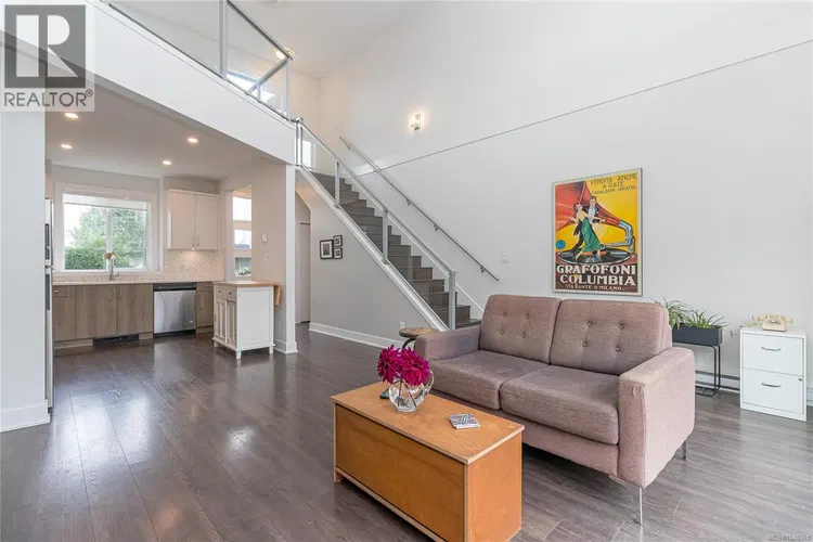Photo 4 of 30 at 2874 Meridian Avenue