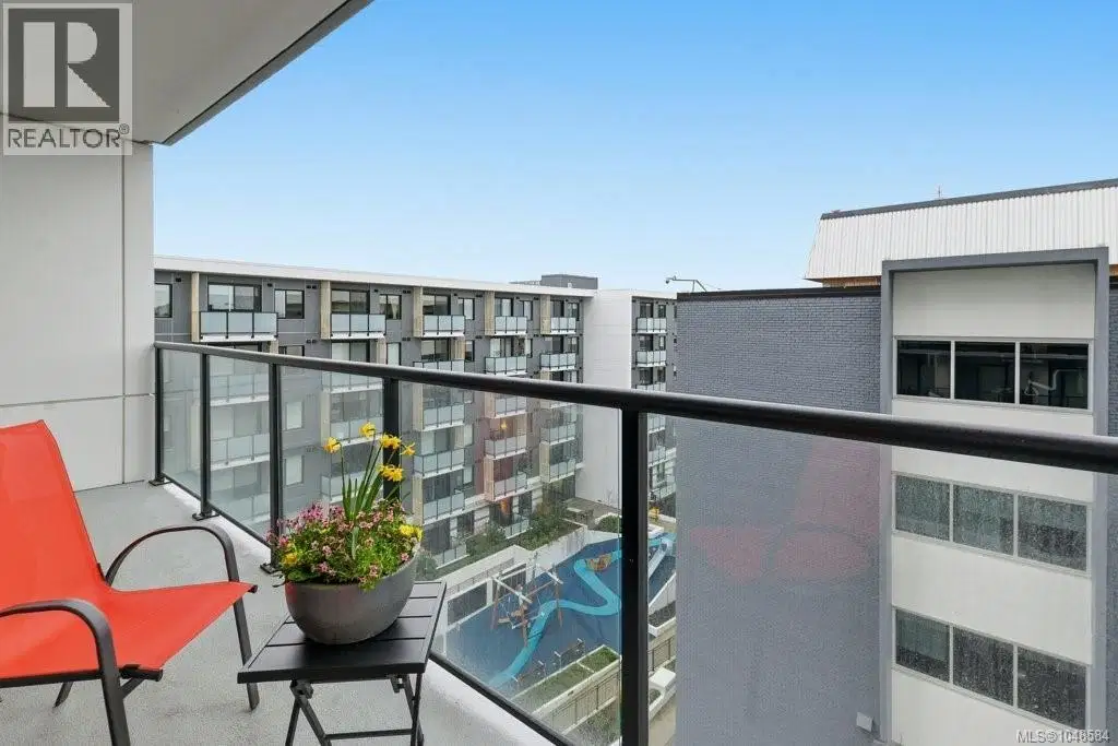 #606 – 1100 Yates Street