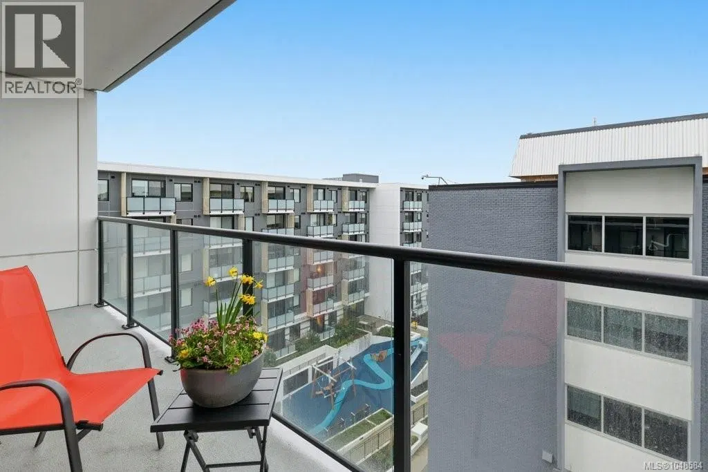 Photo 2 of 19 at #606 – 1100 Yates Street