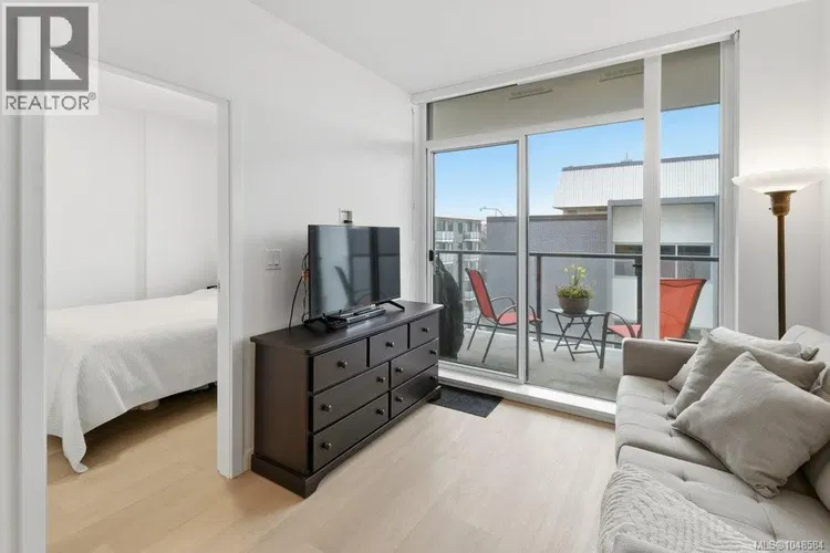 Photo 4 of 19 at #606 – 1100 Yates Street