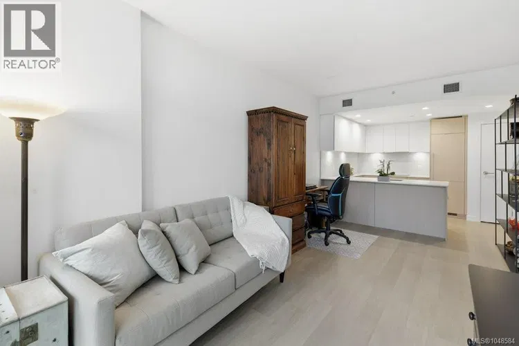 Photo 5 of 19 at #606 – 1100 Yates Street