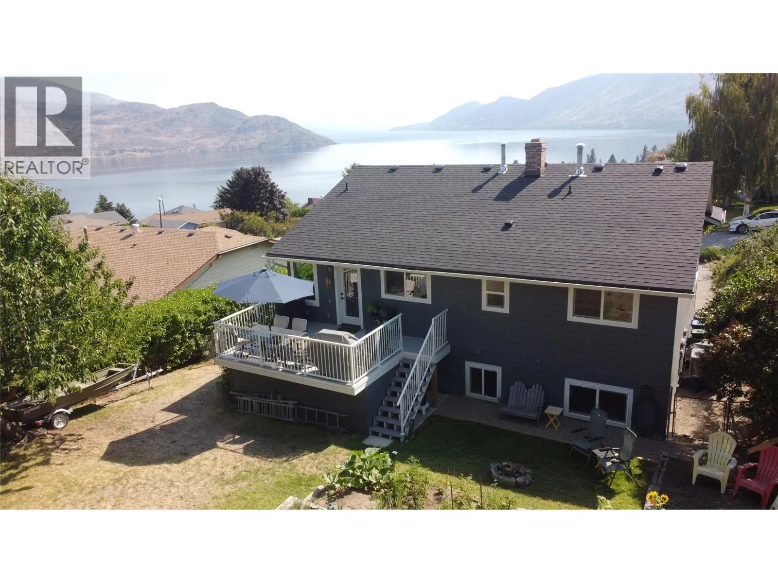 Photo 4 of 40 at 6160 Davies Crescent