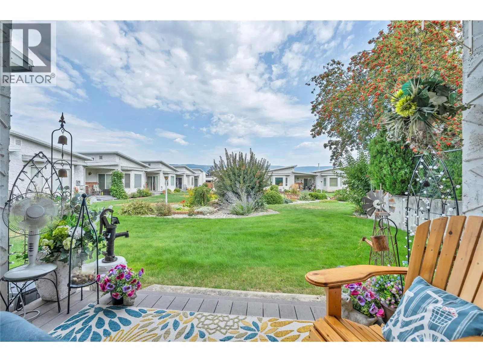 Photo 3 of 34 at #1 – 11222 Quinpool Road