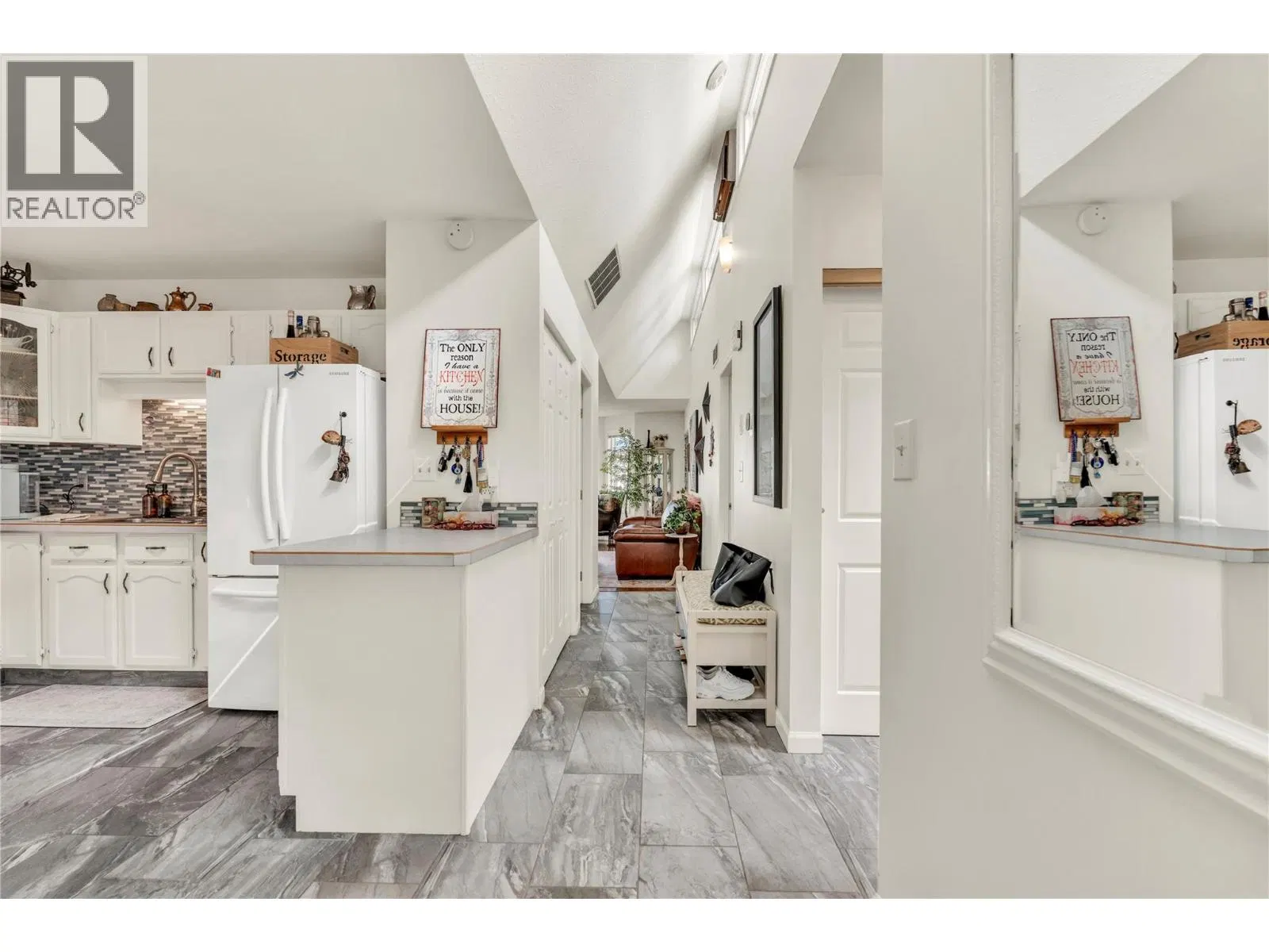Photo 5 of 34 at #1 – 11222 Quinpool Road