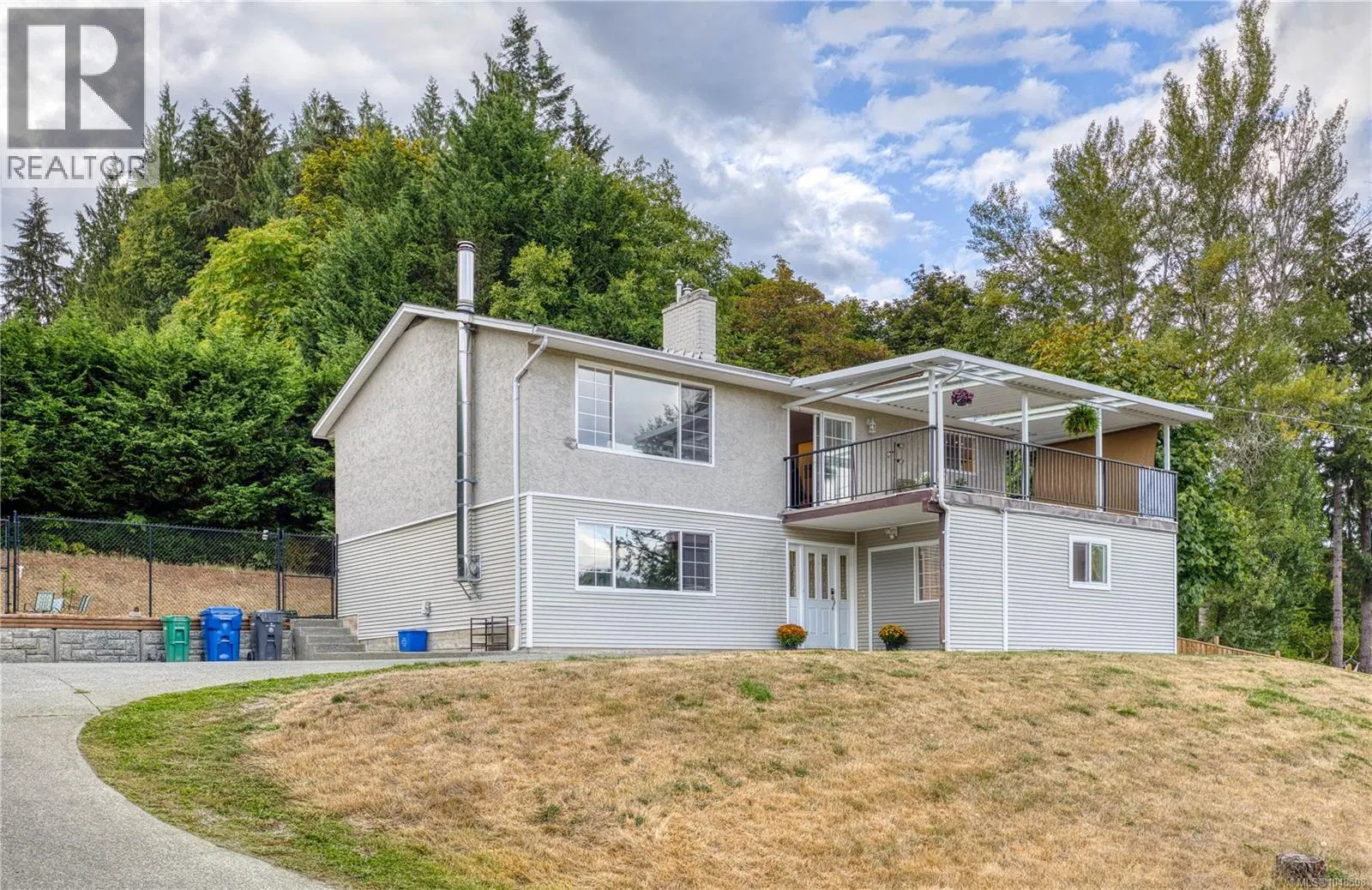 Photo 5 of 59 at 2077 Lakeside Drive