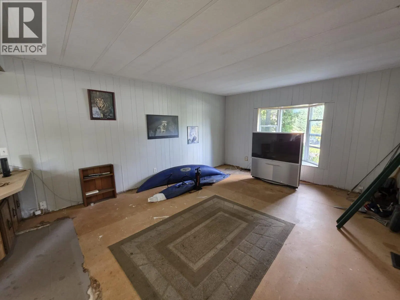 Photo 4 of 12 at 7729 EMERALD Drive