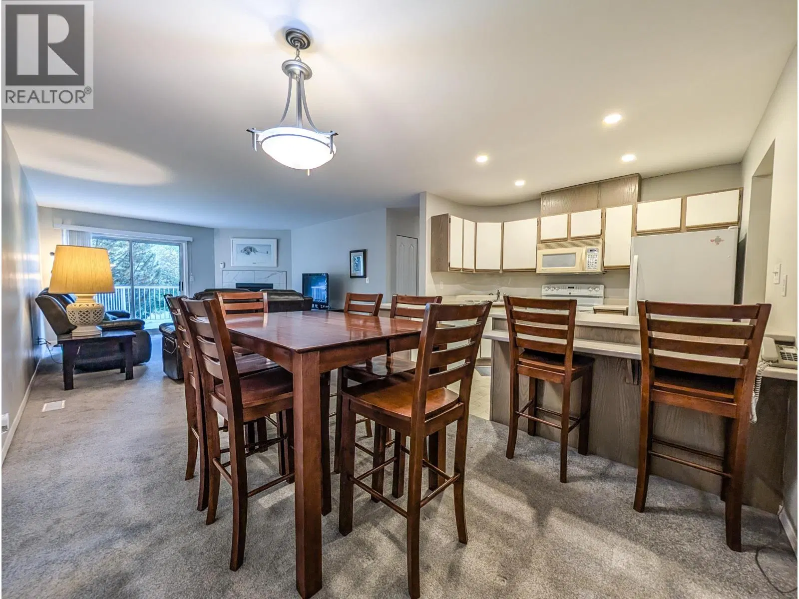 Photo 2 of 37 at #105 – 7255 SOUTHRIDGE Avenue