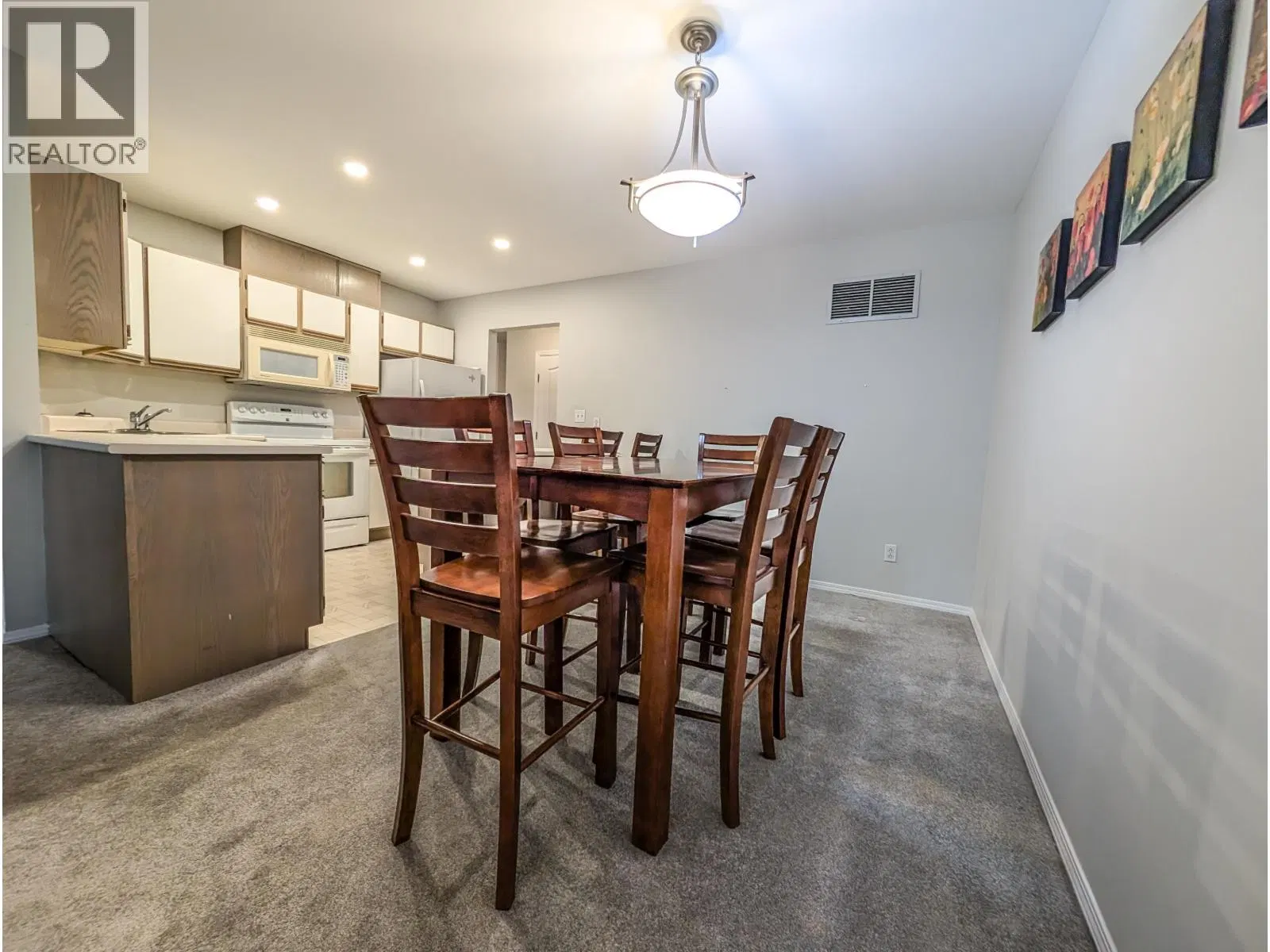 Photo 3 of 37 at #105 – 7255 SOUTHRIDGE Avenue