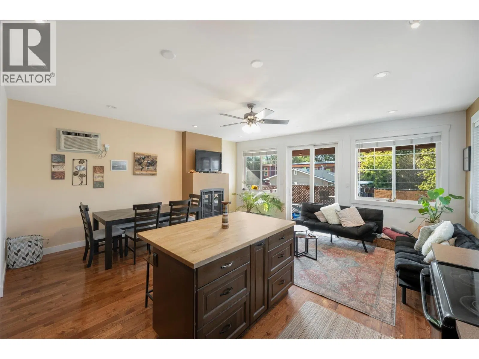 Photo 4 of 42 at #102 – 598 Wade Avenue