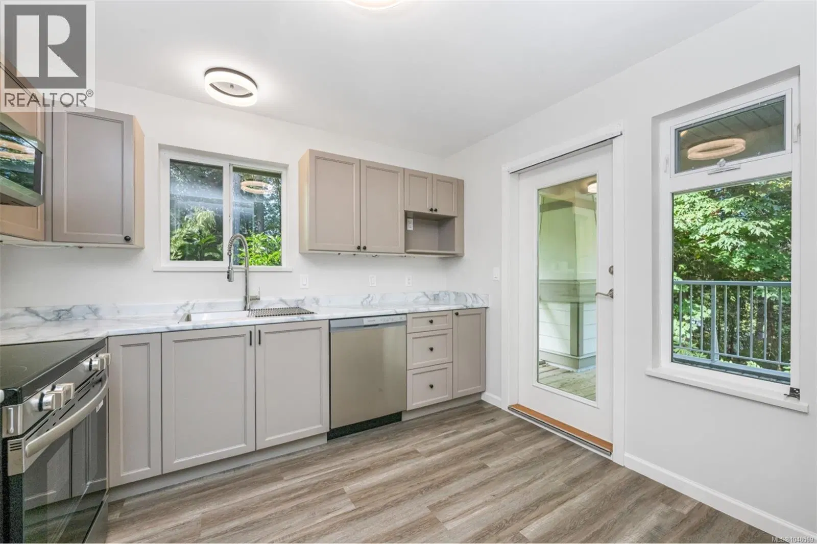 Photo 4 of 42 at #213 – 2777 Barry Road