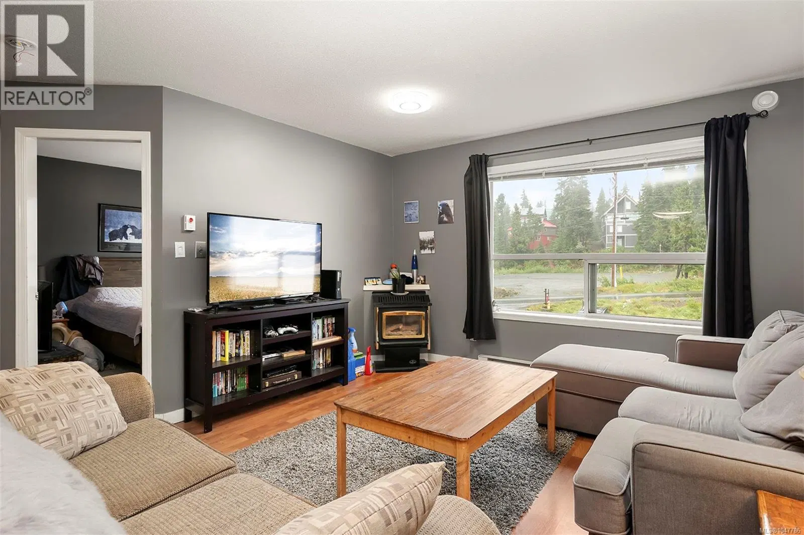 Photo 3 of 18 at #205 – 1105 Henry Road