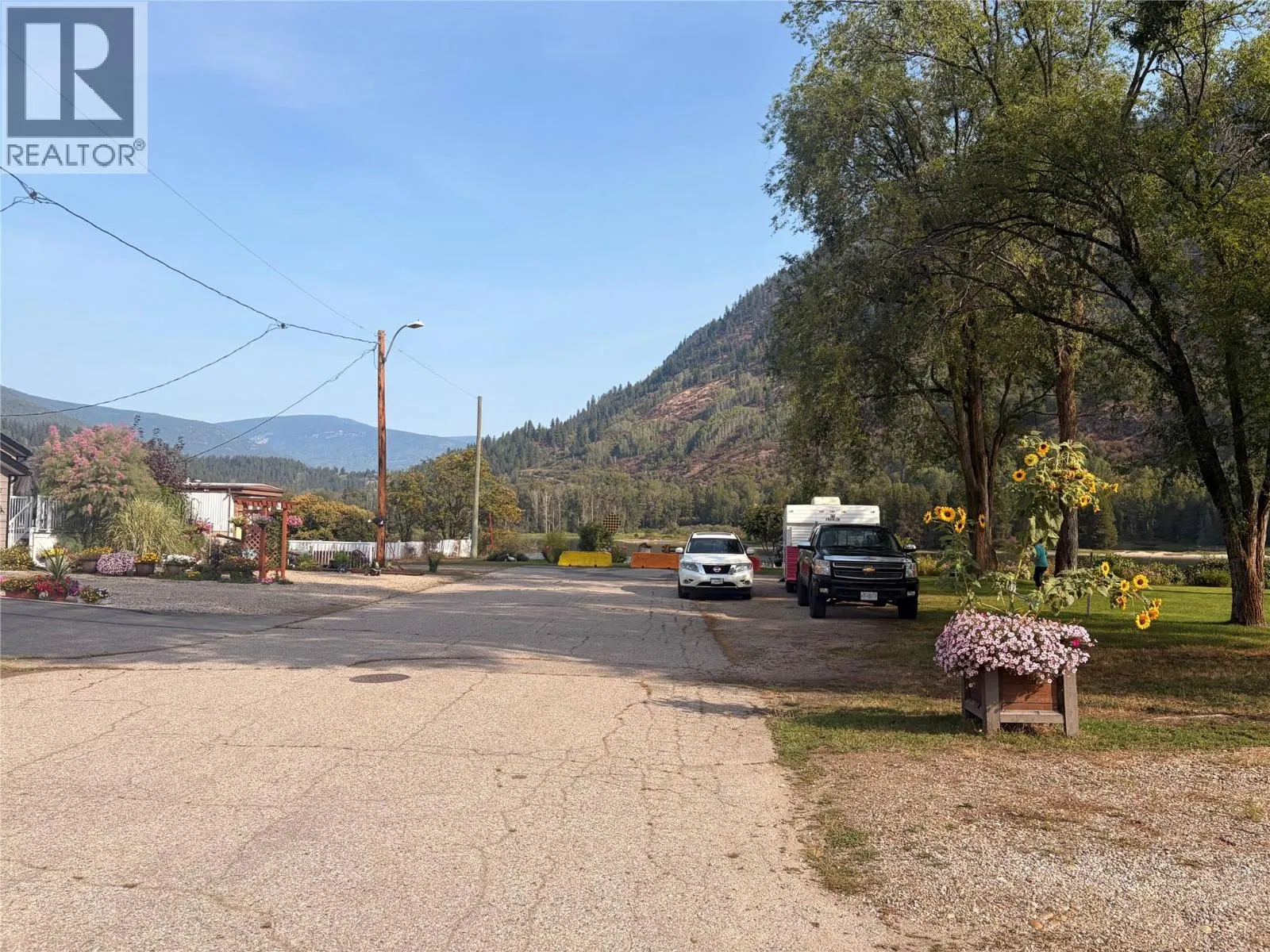 Photo 3 of 25 at 217 3RD Avenue