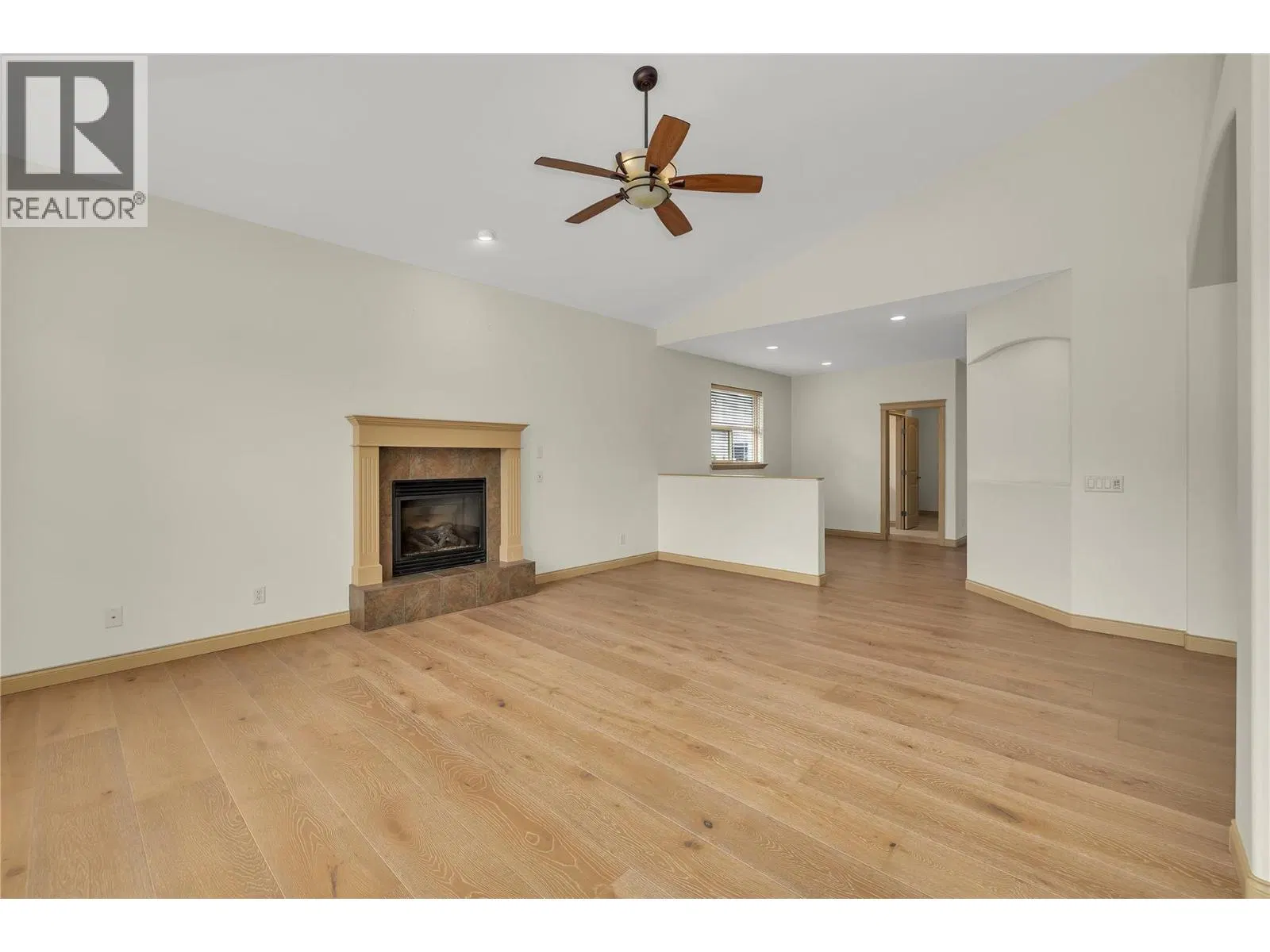 Photo 4 of 52 at 5438 Farron Street