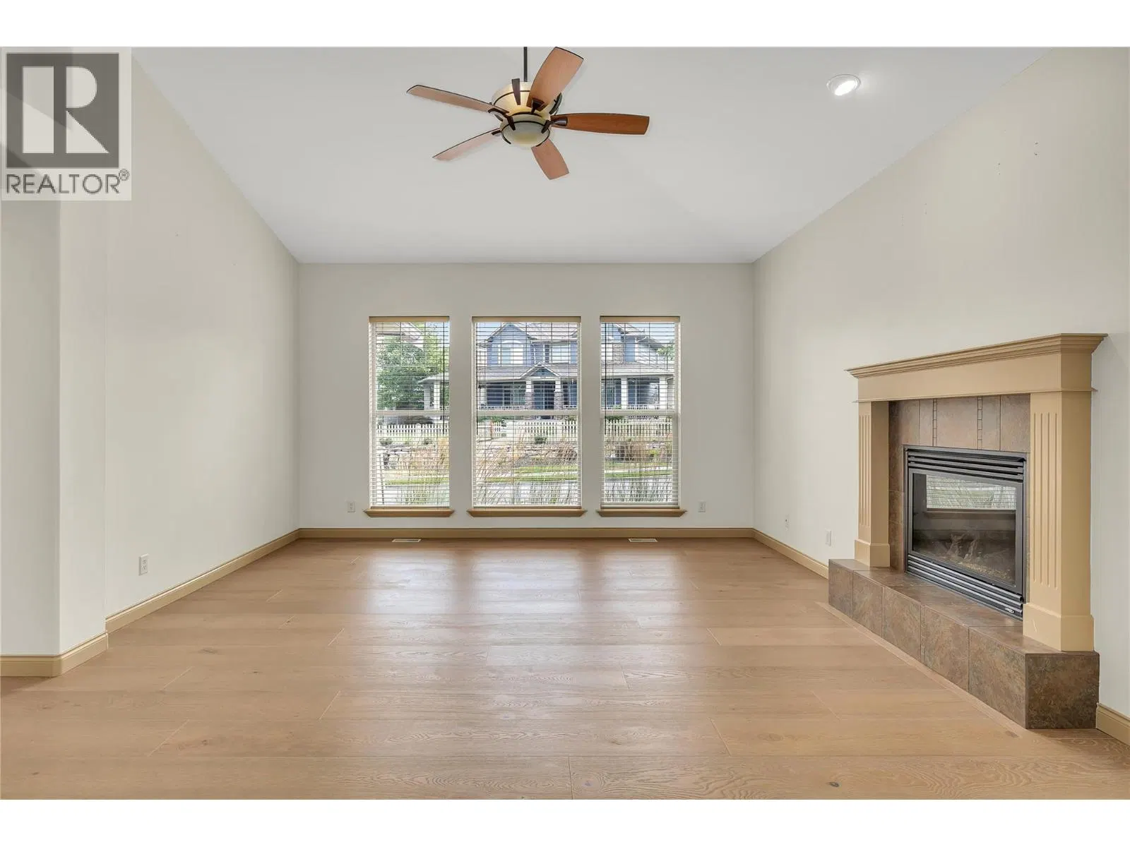 Photo 5 of 52 at 5438 Farron Street