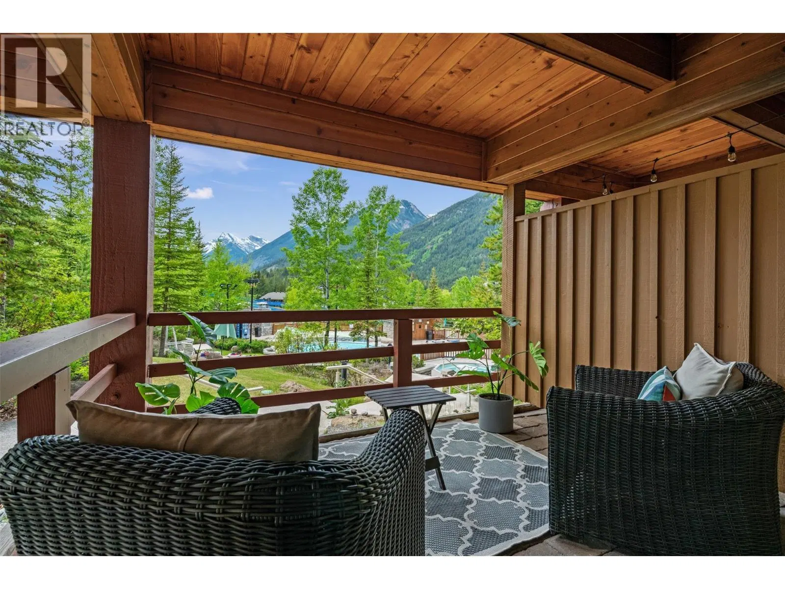 #113 – 2080 SUMMIT Drive