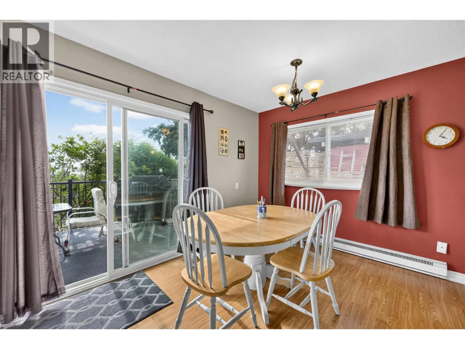 Photo 5 of 59 at 355 & 357 Gwyer Street
