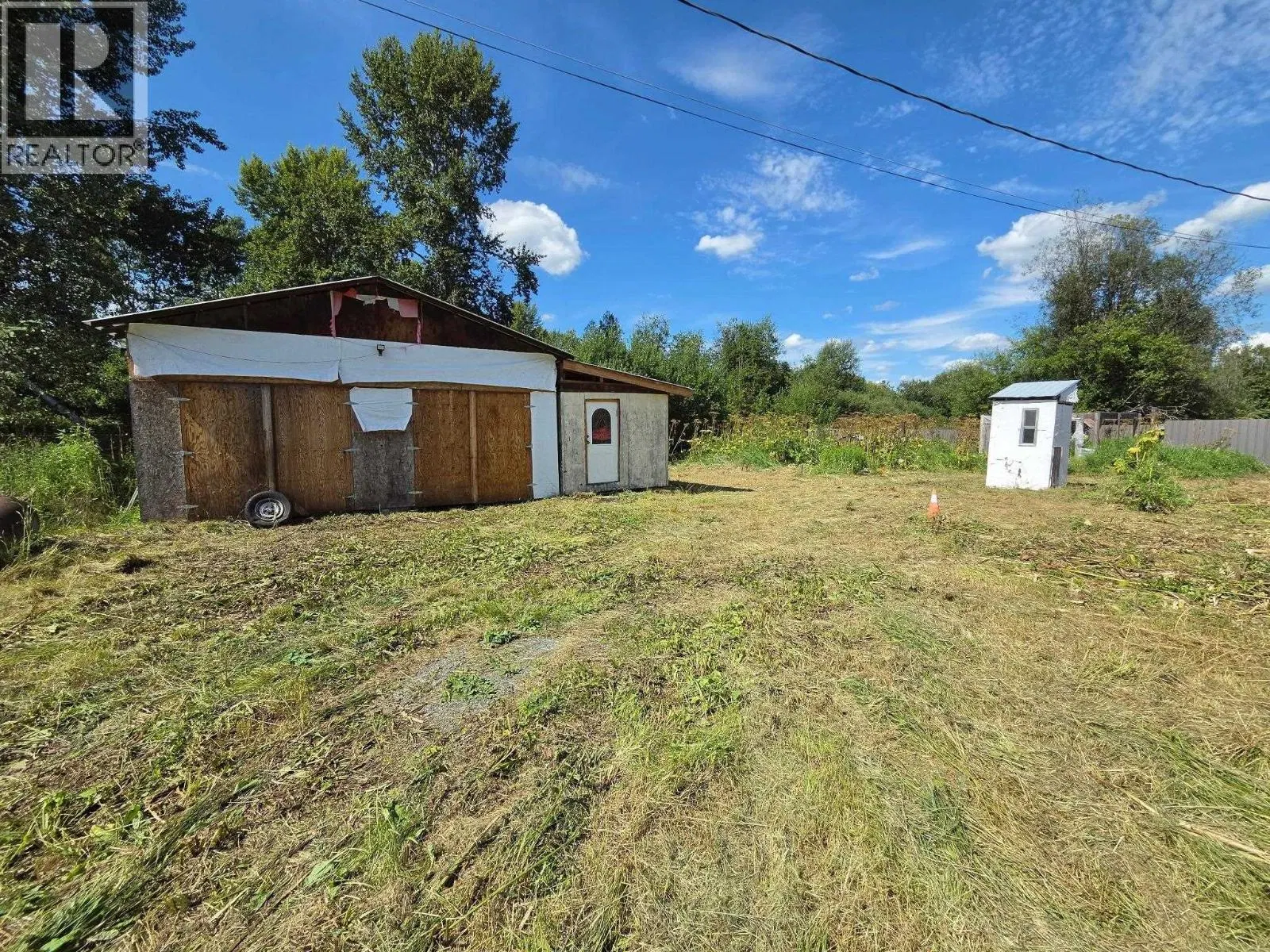 Photo 5 of 7 at 678 MURIEL Avenue