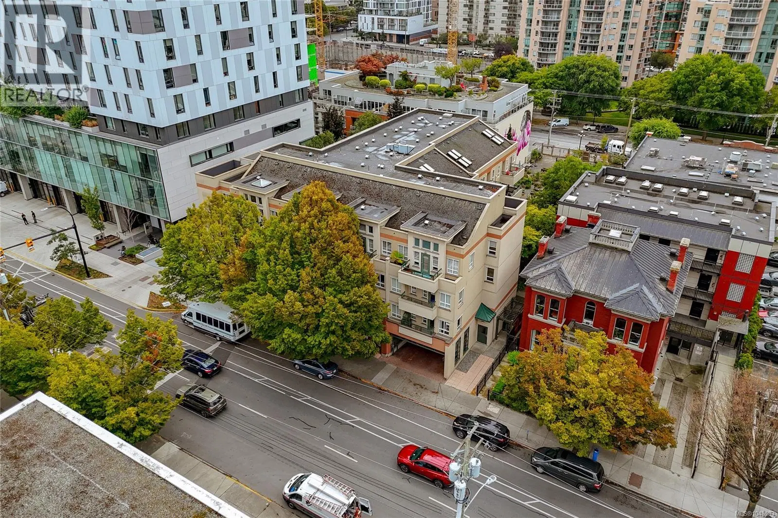 Photo 4 of 44 at #106 – 1015 Johnson Street