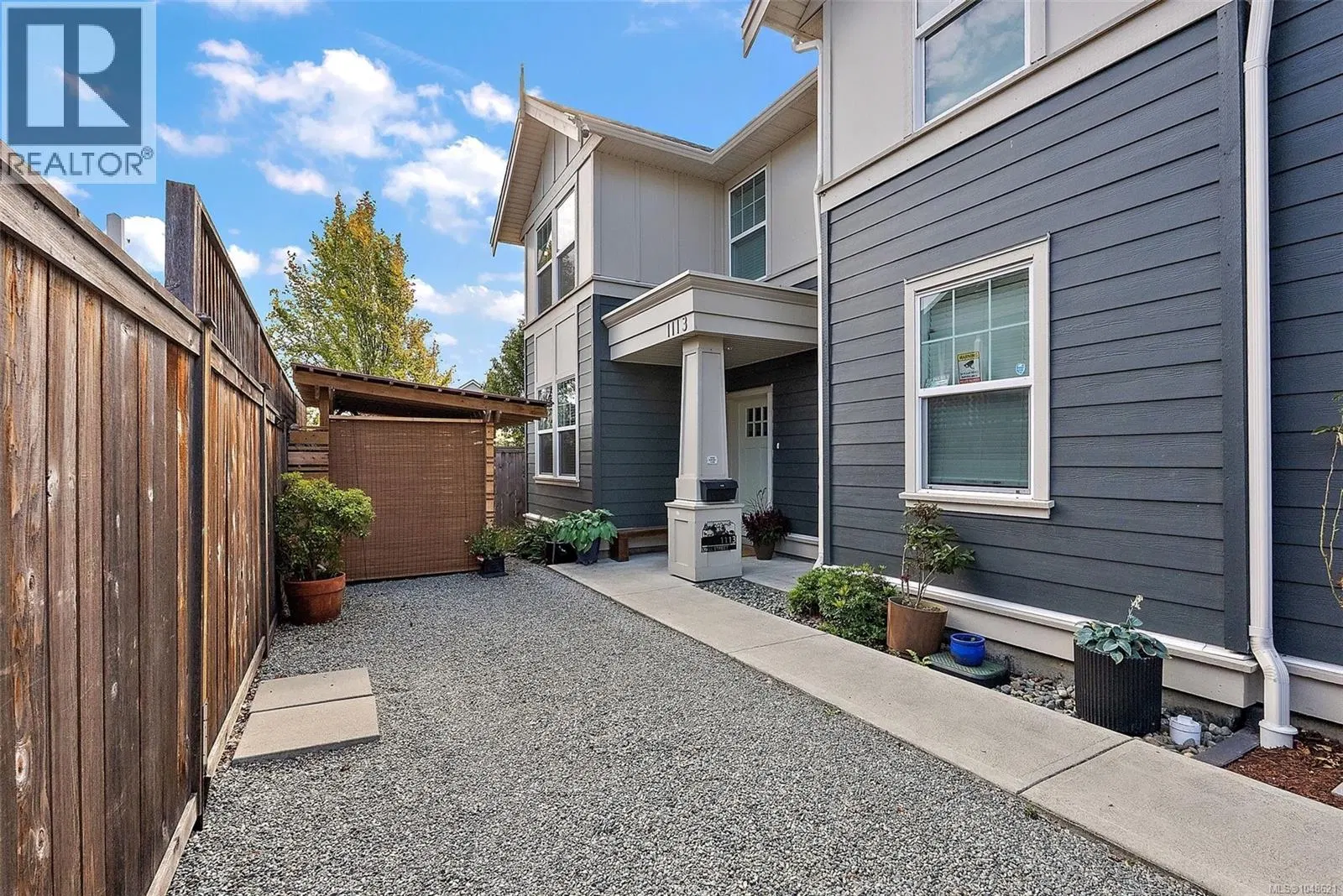 1113 Lyall Street