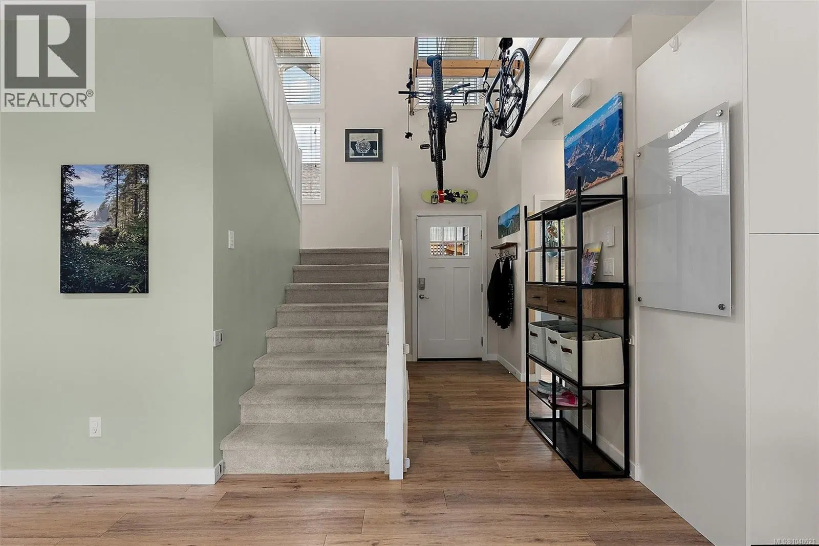 Photo 3 of 32 at 1113 Lyall Street